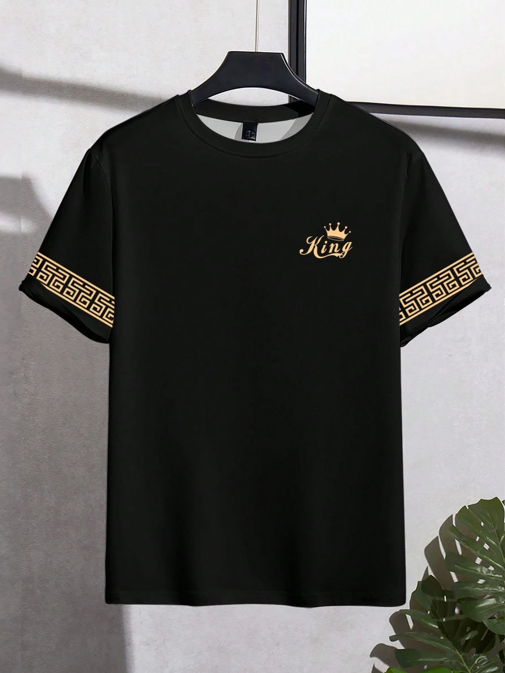 T Shirt for Man Men's Black and Golden Casual T-shirt Printed with "King" Crown + Arm Pattern Clothing Light Luxury Personality