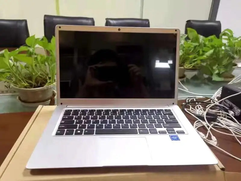 Cheapest Factory in China Portable Compute Pc with Camera Netbook Ddr3 6gb 64GB SSD Oem Laptop Wholesales