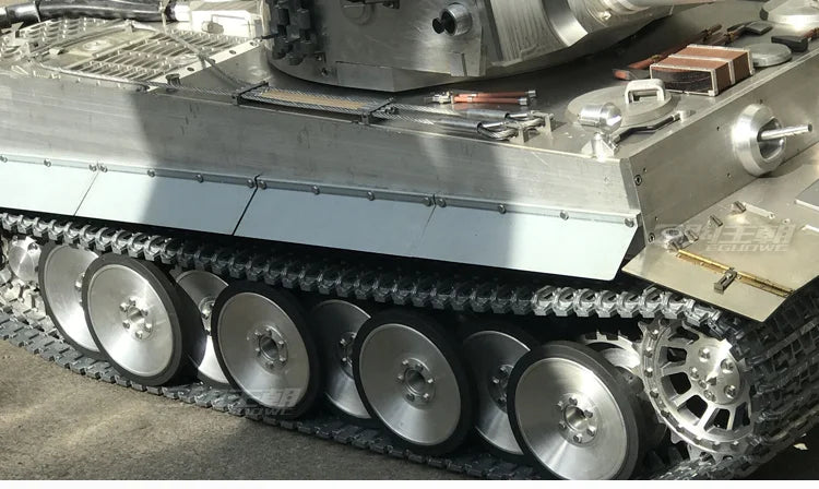 Full Metal Large Tank German Tiger Electric Remote Control Aluminum Alloy Model 2.4G Remote Control M1A2 Chariot