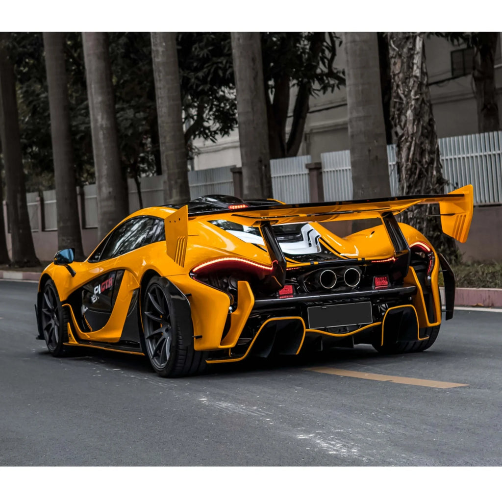 High Quality P1 Car Side Skirt Bumper Wing Exterior Decoration Tool Kit Suitable for McLaren P1 GTR Dry Carbon Fiber Body Kit