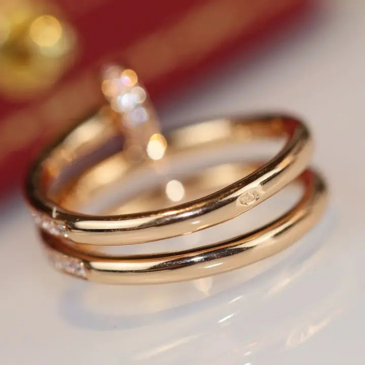 woman man ring 18k gold diamonds