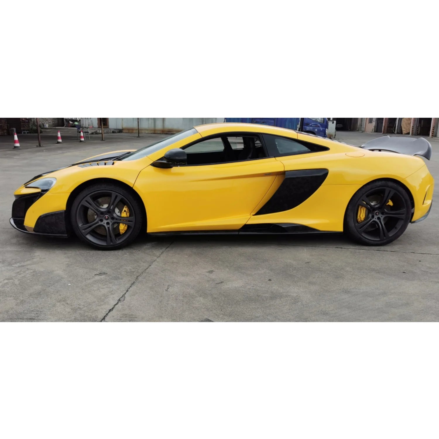 High Quality Car 675LT Style Body Kit Suitable for McLaren MP4-12C 625C 650S 675LT Style Carbon Fiber Complete Body Kit
