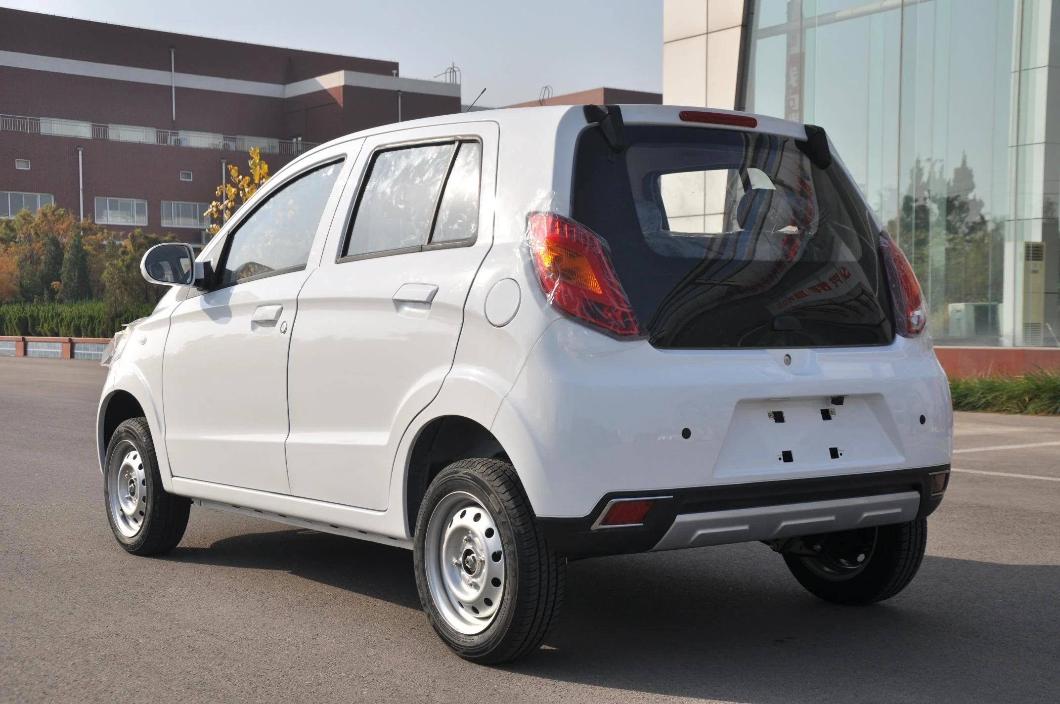 A0 Brand New Electric Car Four-Wheel Hatchback with Optional Battery 4 Seats Right/Left Steering New Energy Vehicle
