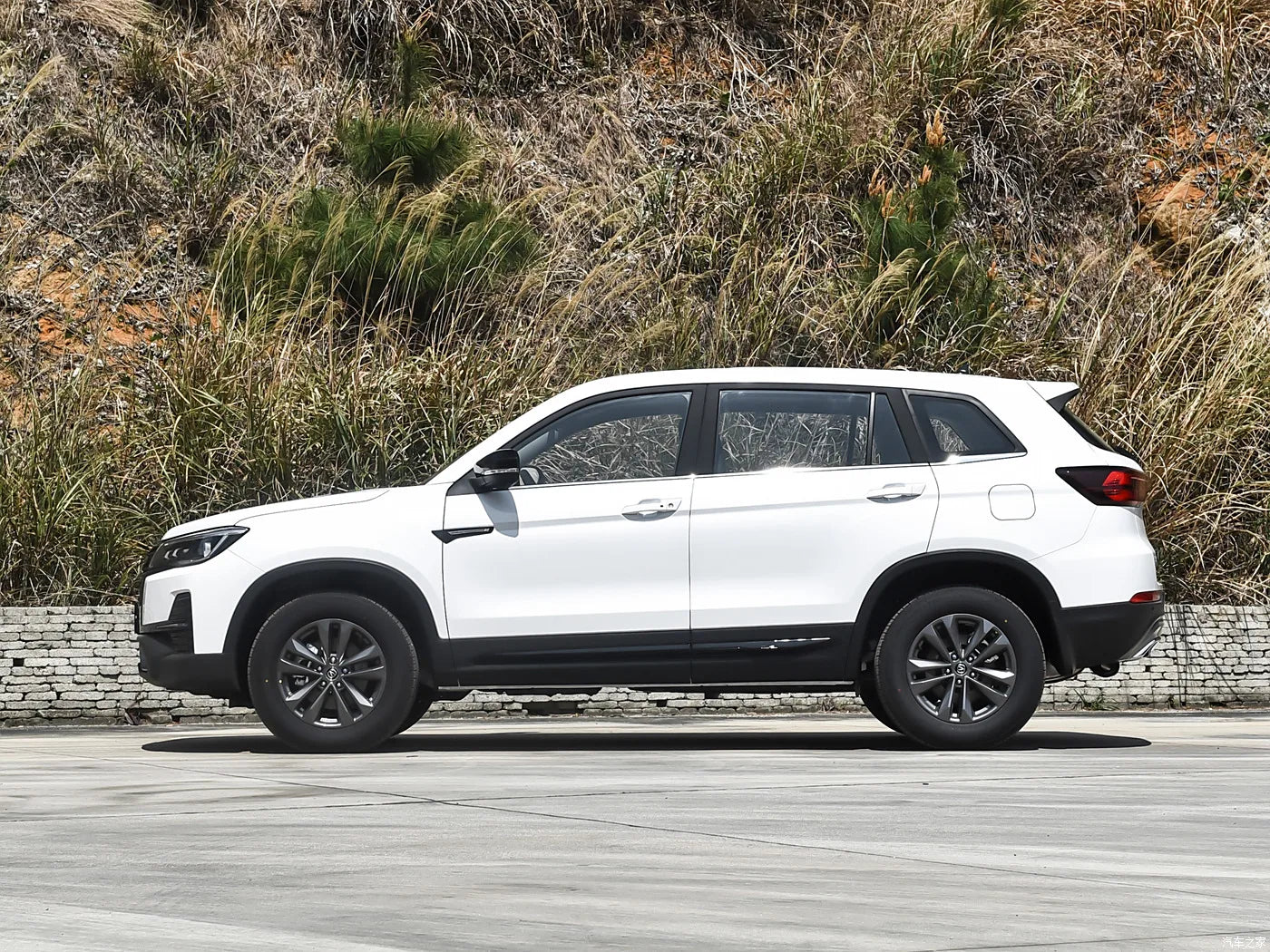 CHANGAN CS75 Gasoline Compact SUV Car 5 Seater 1.5T Engine Front Wheel Drive Affordable Cheap Price for Sale