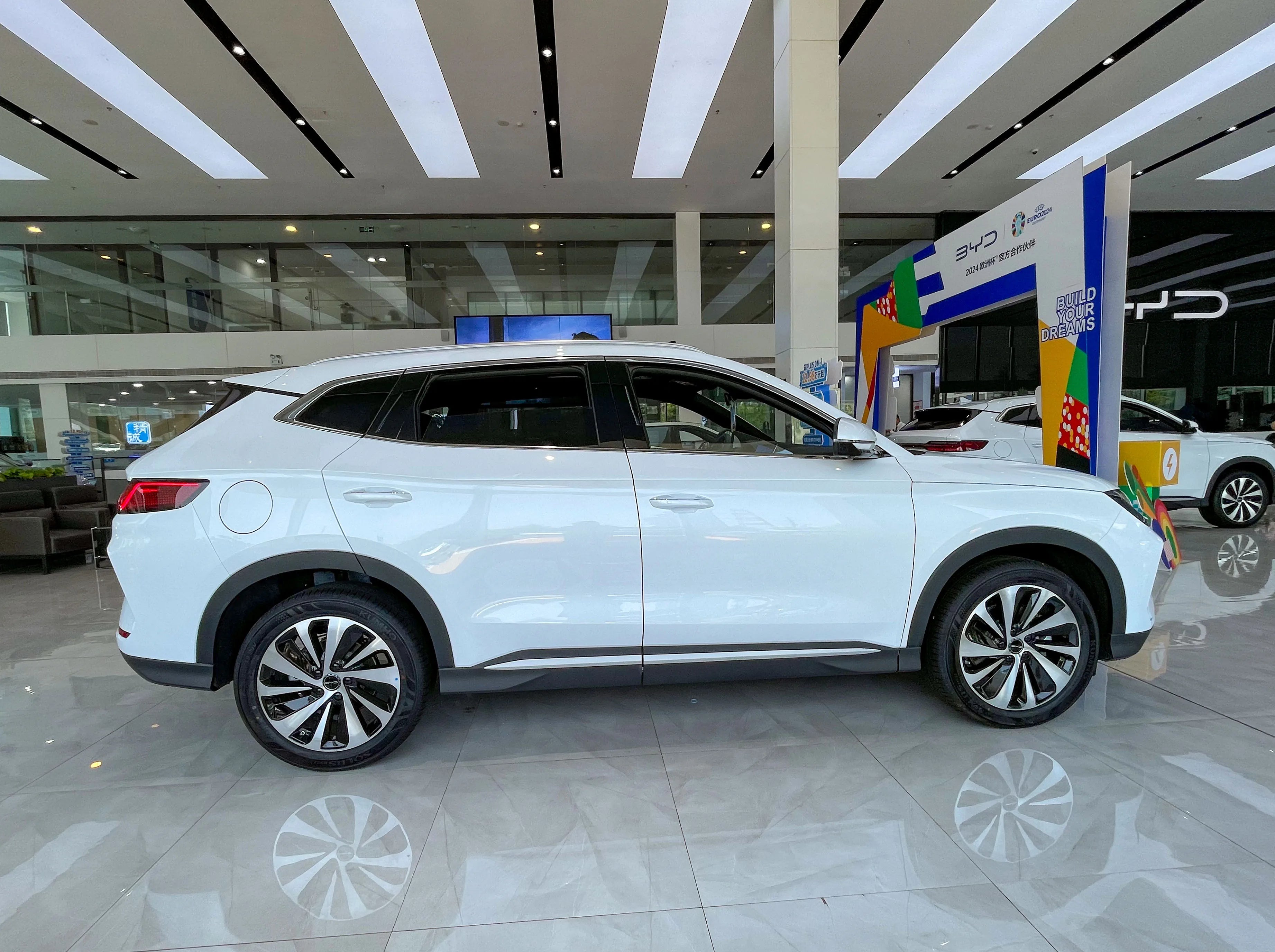 Wholesale Cheap New Cars 2024 BYD Song Plus DM-i New Energy Vehicle 5 Door-5 Seat SUV High Endurance Adult Electric Car