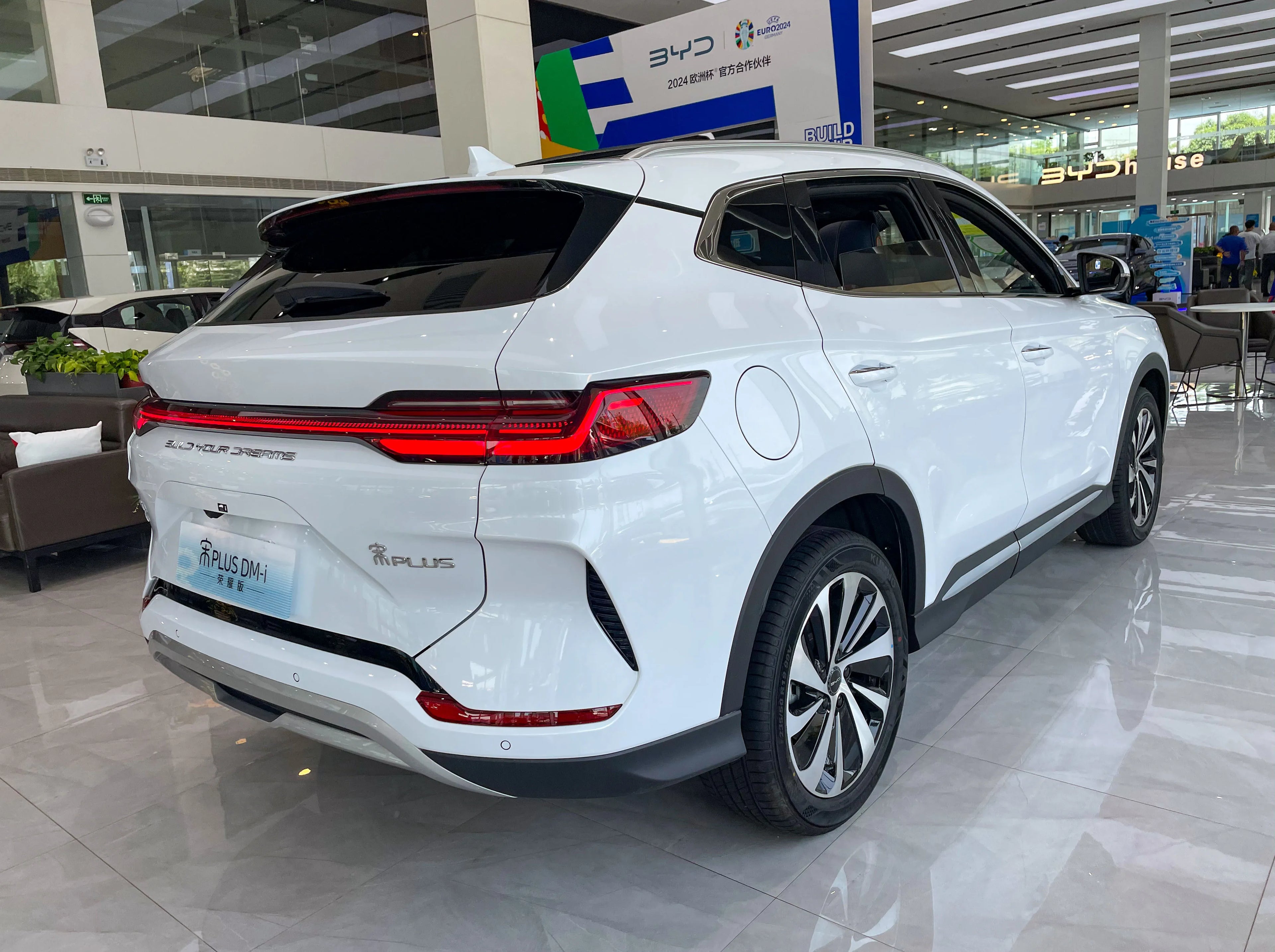 Wholesale Cheap New Cars 2024 BYD Song Plus DM-i New Energy Vehicle 5 Door-5 Seat SUV High Endurance Adult Electric Car