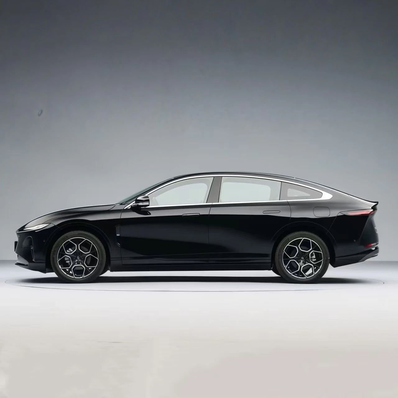 2025 Qiyuan A07 New Energy Car China 1200km Range 5 Seats 172Km/h Speed R19 Tire Size Pure Electric Lithium Iron Phosphate