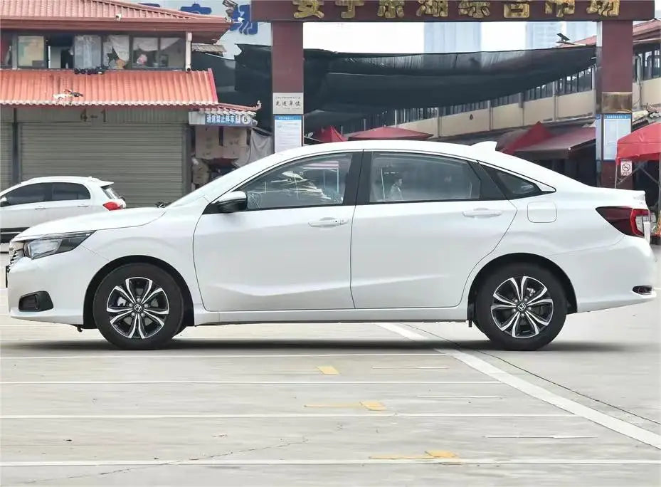 Factory Direct Sales Lingpai 180 Turbo CVT Deluxe Edition Adult Car 1.0T Small Family Car