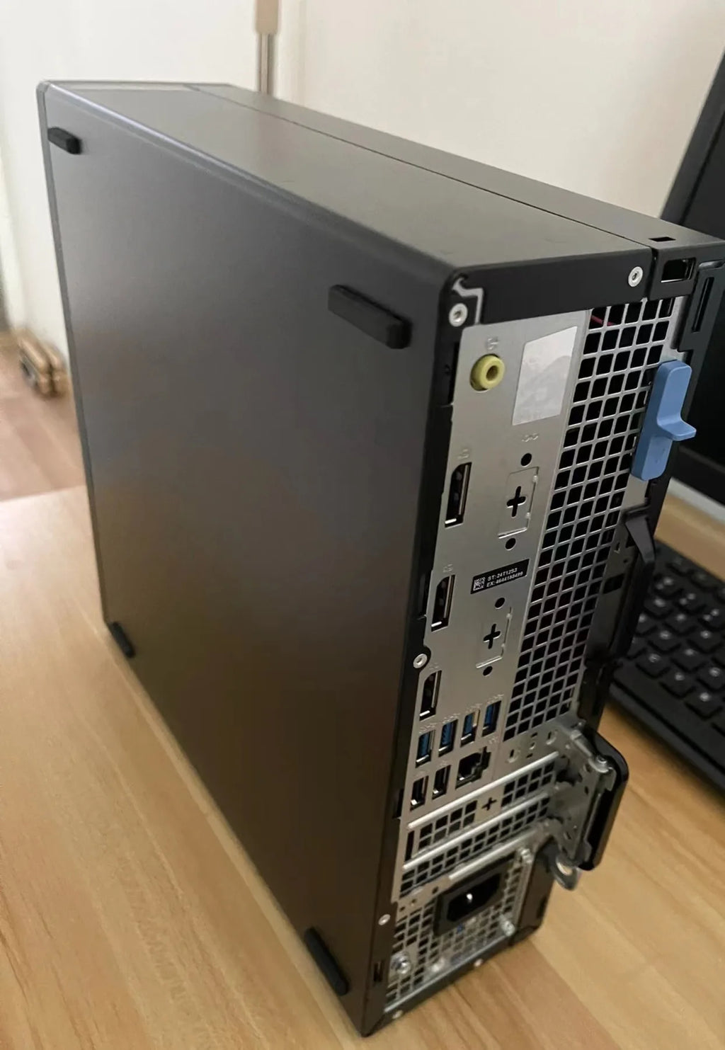 D-ell Vostro 3000 3710 SFF Small Form Factor Intel Core I3/i5 8GB DDR4 RAM 512GB SSD High Performance New LCD Desktop Computer