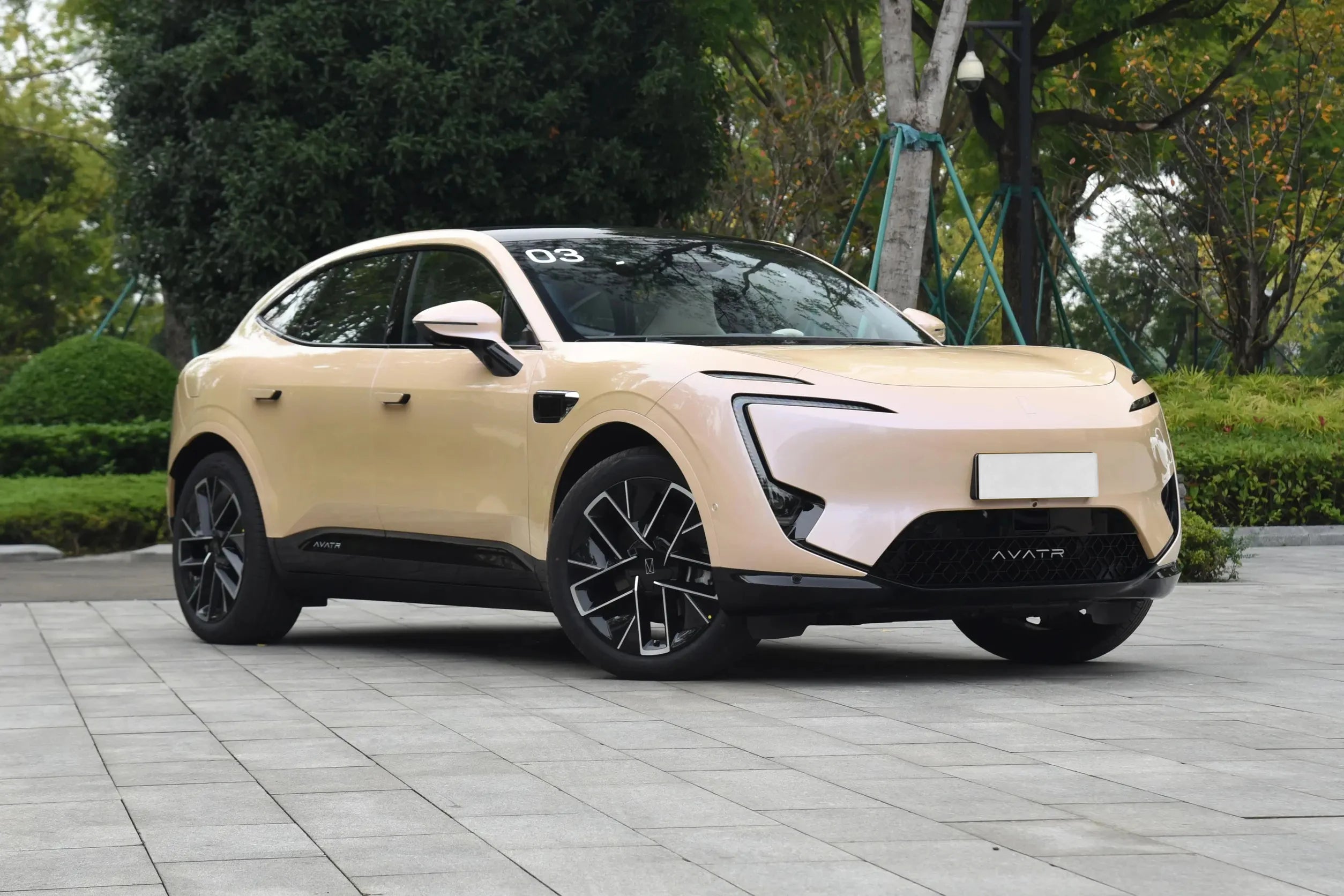 2025 Hot Sale Changan Avatr 11 EV New Luxury Auto SUV with Extended Range Adult Electric Car for Left-Steering Drivers