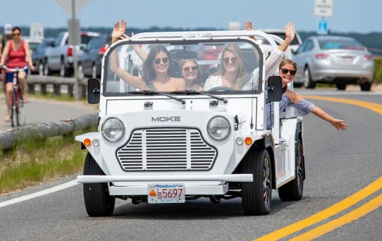 New Design Eco-Friendly Classic Car Electric Vehicle Mini Moke Electric Car Moke Electric Car for Adults