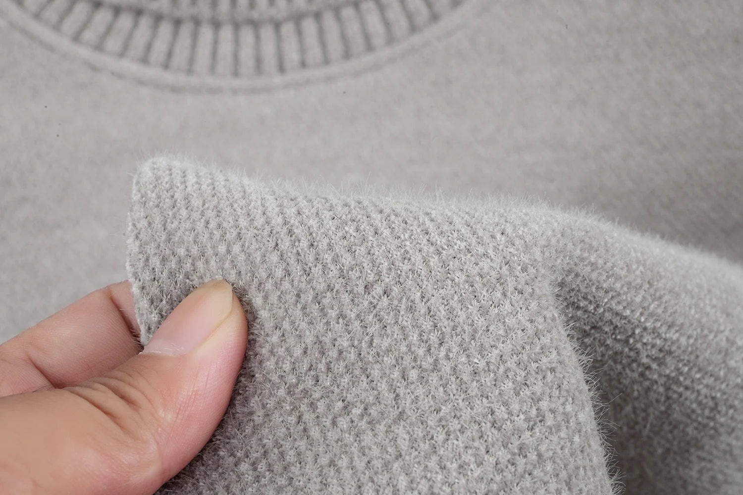 Light luxury men knitted high neck sweater new trend brand cartoon bear embroidery soft plush thicken casual versatile pullover