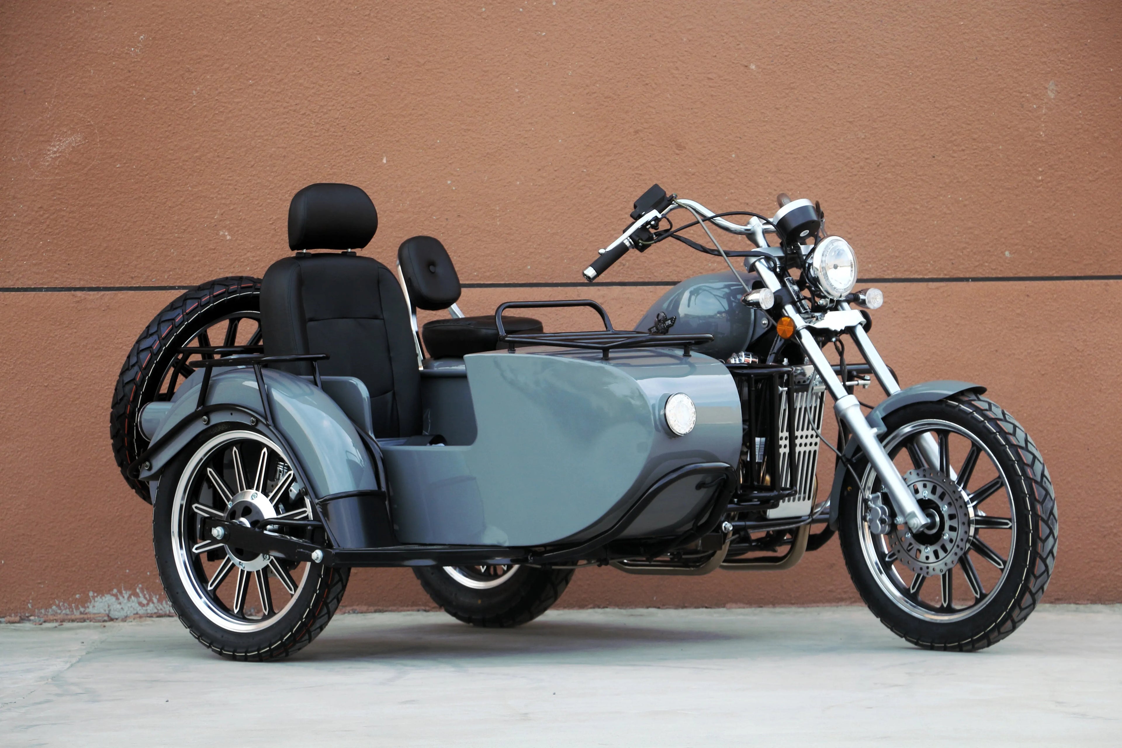 Three Seats Fuel Motorcycle New Arrival Motorcycle with Sidecar 400cc High Speed Double Rear Absorber