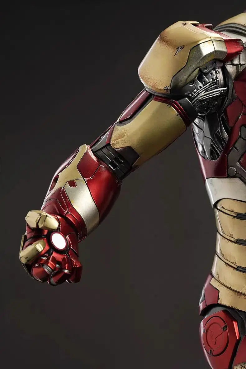 New Product In Stock 1/4 Brand New  Iron Man Mk42 Statue In Red And Gold Color Scheme Super Cool With Luminous Effect