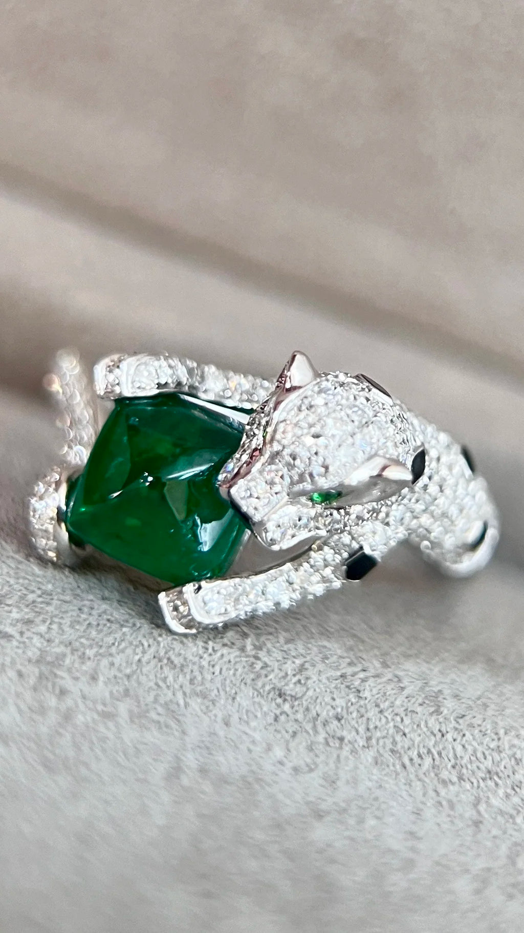 2026 G18K White Gold 1.88ct Natural Green Emerald Ring for Men