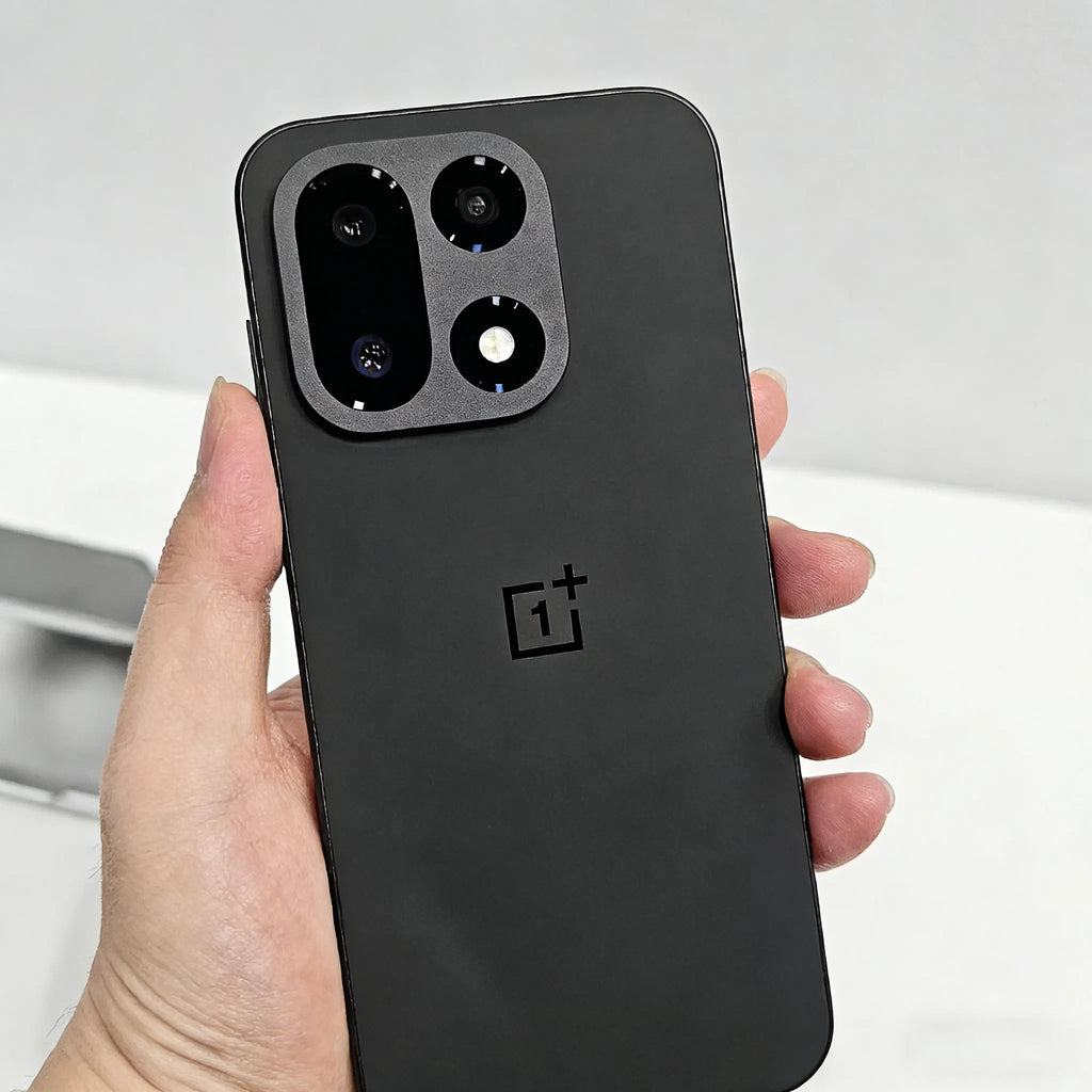 OnePlus 15 Unlocked 5G Smartphone Snapdragon 8 Elite Gen 5 6.78'' 165Hz High Refresh Rate Screen 7300mAh Battery 120W SUPERVOOC