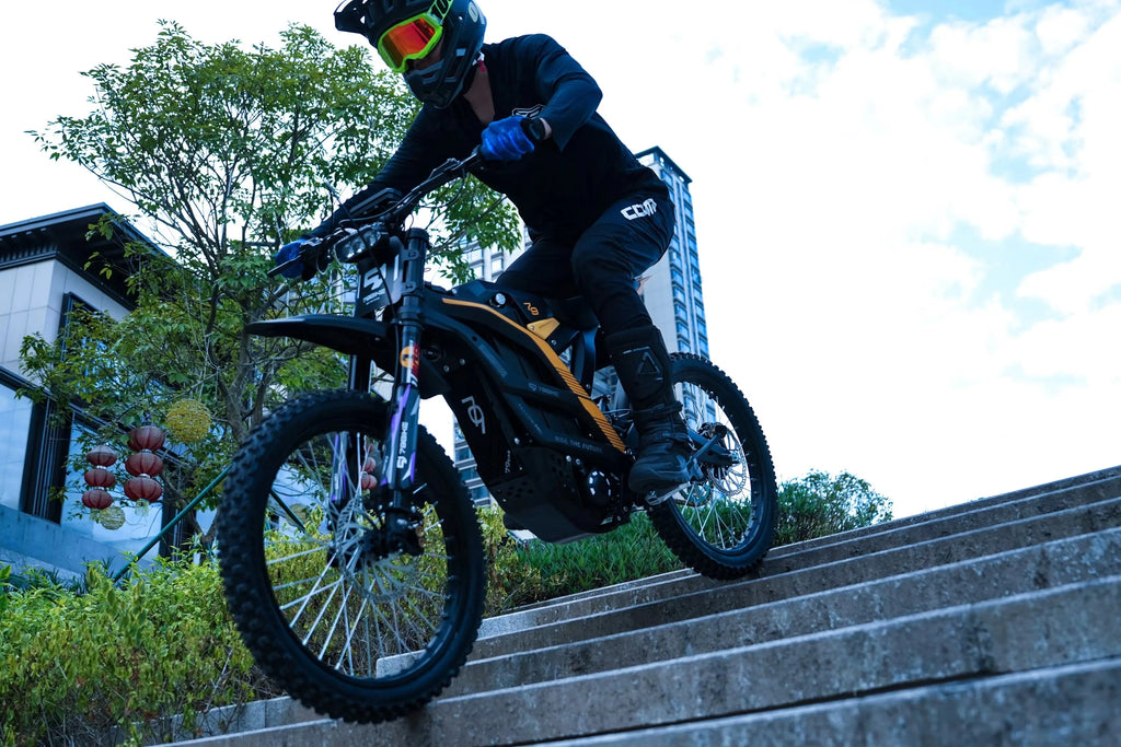 UTV&ATVPro for Adult Electric Dirt Bike 72V Motocross Mountain Hilly Road Racing Bike 85km/h Max Speed 120km Range Front/Rear