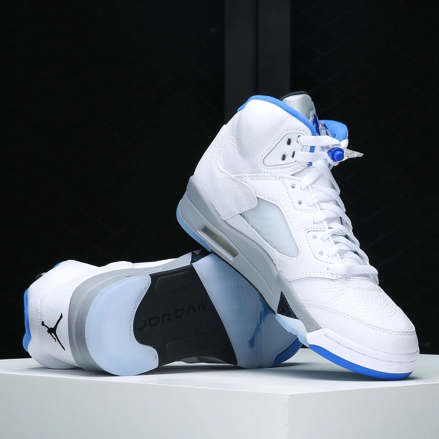Nike Genuine Air Jordan 5 Angry Bulls Men's Basketball Shoe DD0587-140