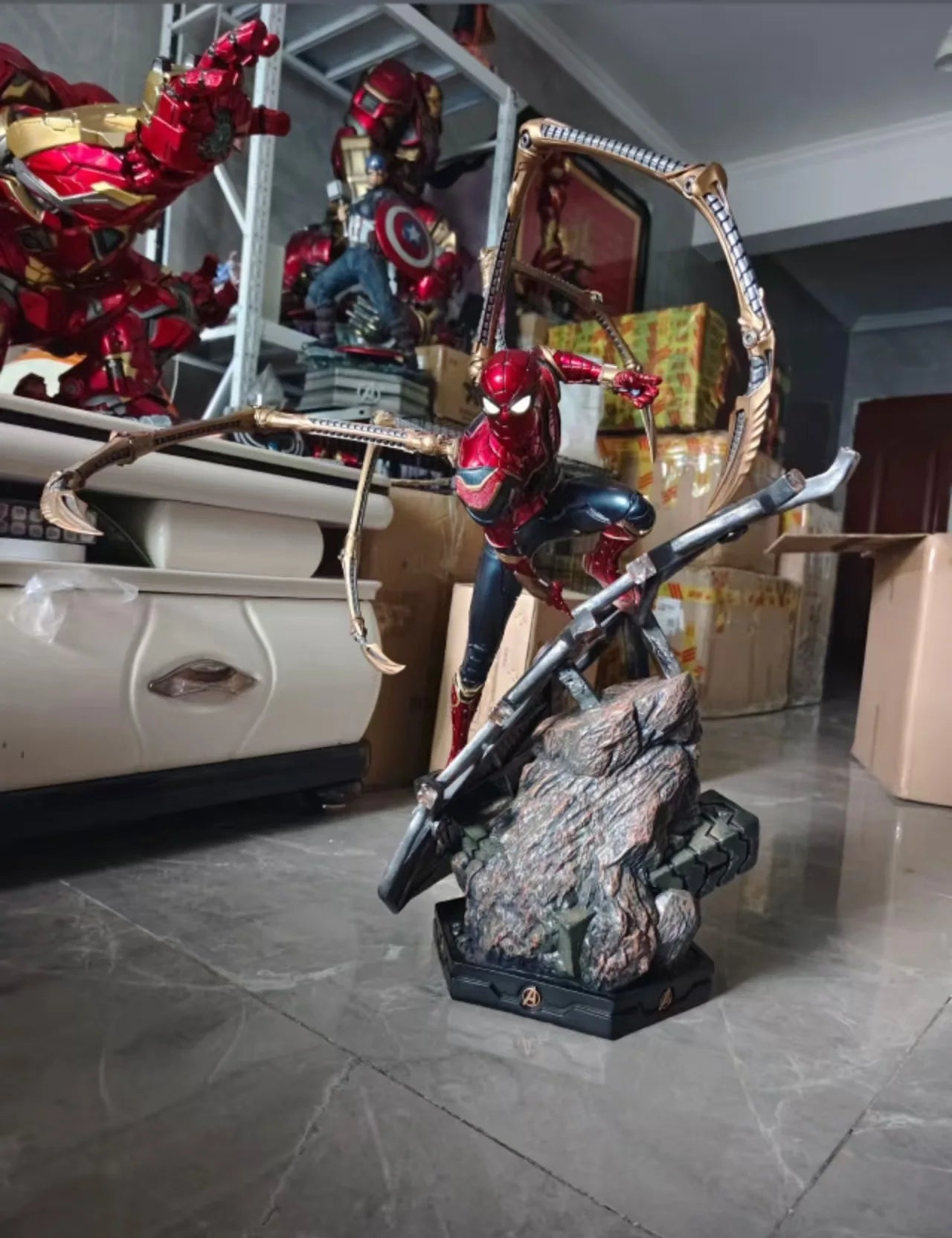 New Product In Stock Spider Man Figurine Avengers: Endgame Peripheral Steel Battle Suit Model Ornament Birthday Gift