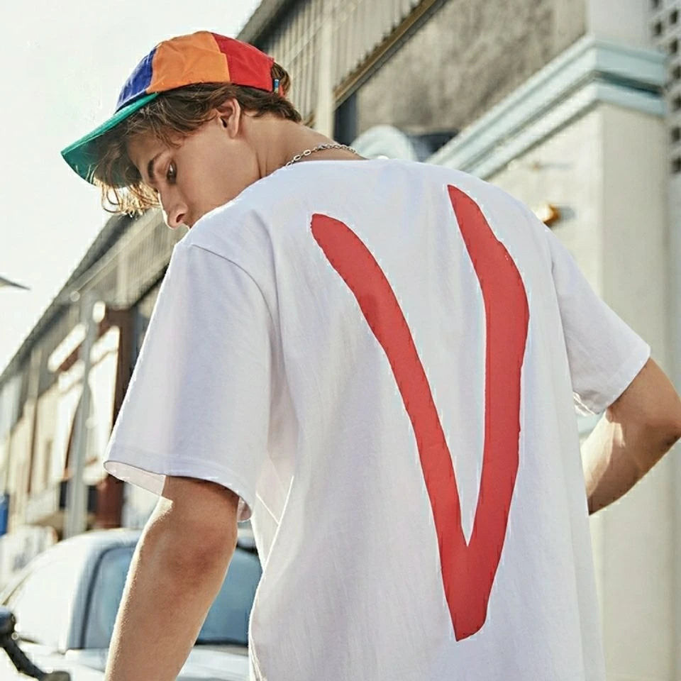 New VLONE LIFE Limited 19ss Letter Print Graffiti LOVE Print Men's and Women's Fashion Brand Short Sleeve Loose T-Shirt