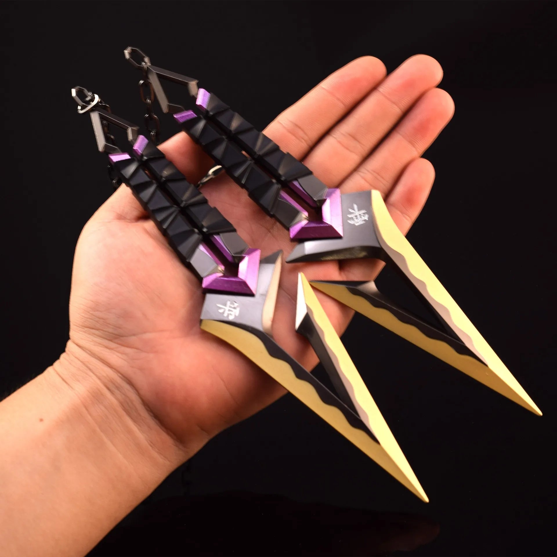 16cm Kuronami no Yaiba Gold Purple Red Double Kunai Keychain VALORANT Game Peripheral All Metal Ninja Kunai Model Ornament Craft