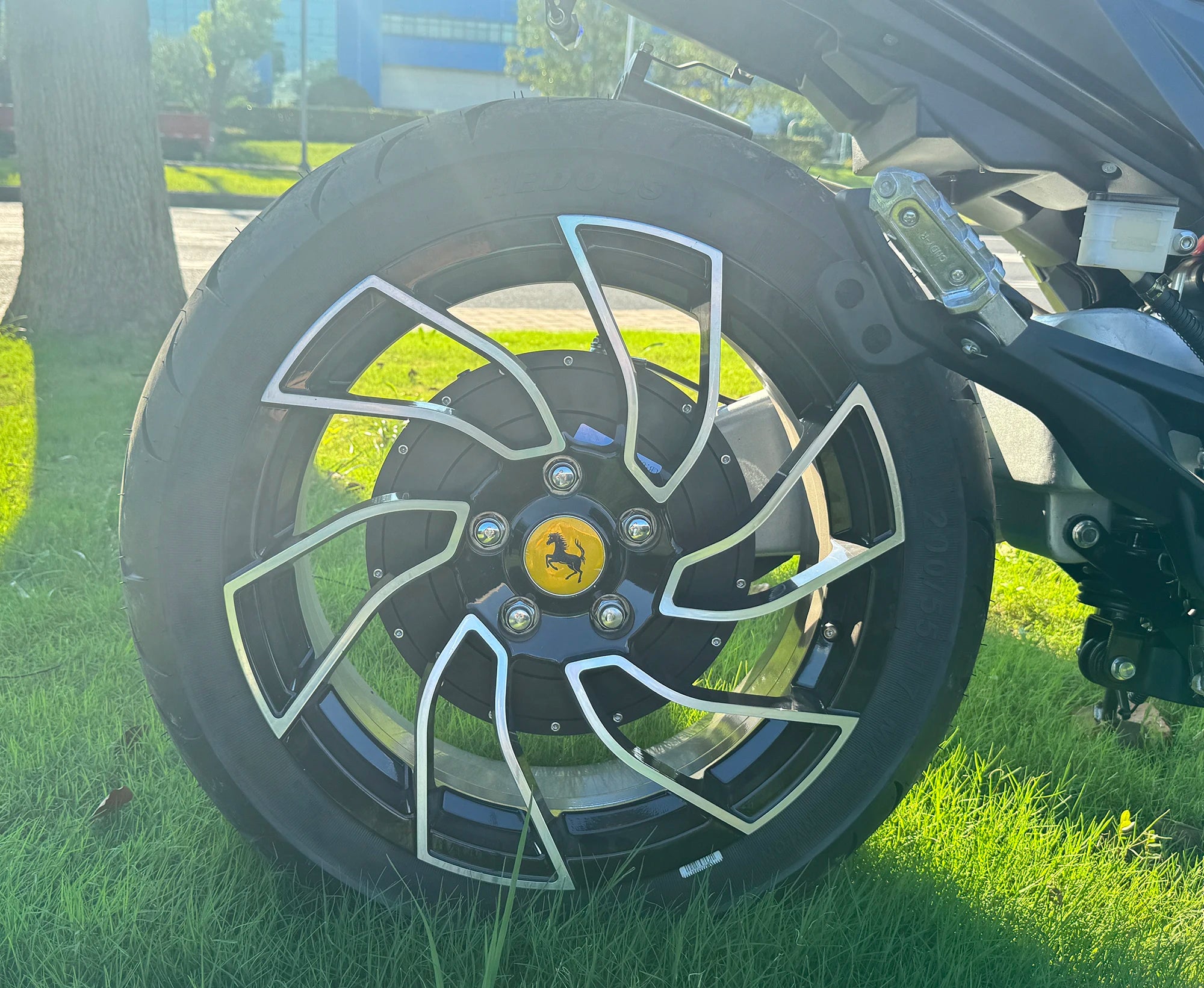 New Hot Selling Electric Racing Motorcycles 8000w Power Motor with Lithium Battery Adult Electric Motorcycle