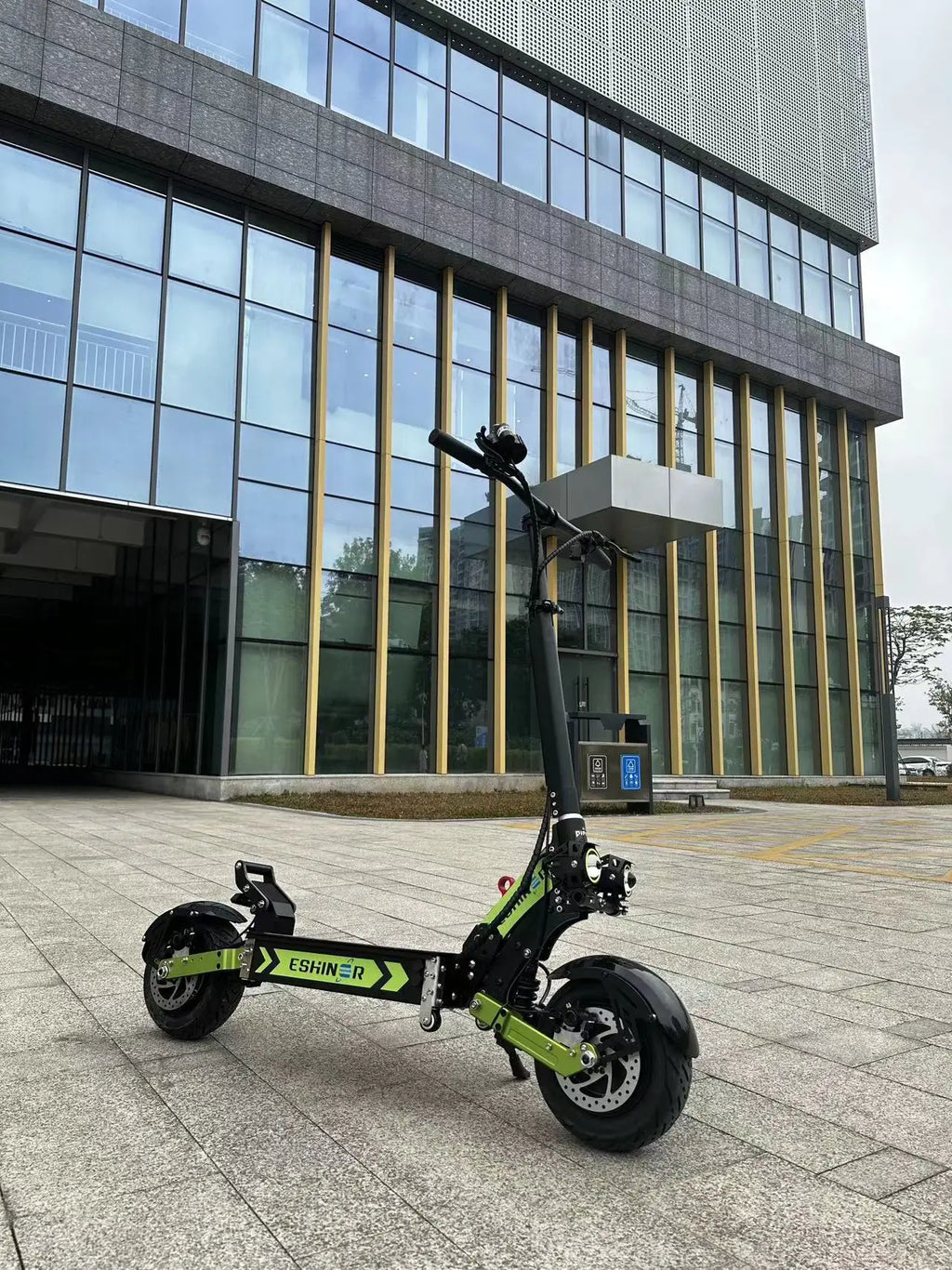 Trending F8 Fast Speed 80-90MPH 120-140KMH Electric Scooter 72V 15000W Racing Motor 180A Controller Powerful E Scooter Adults