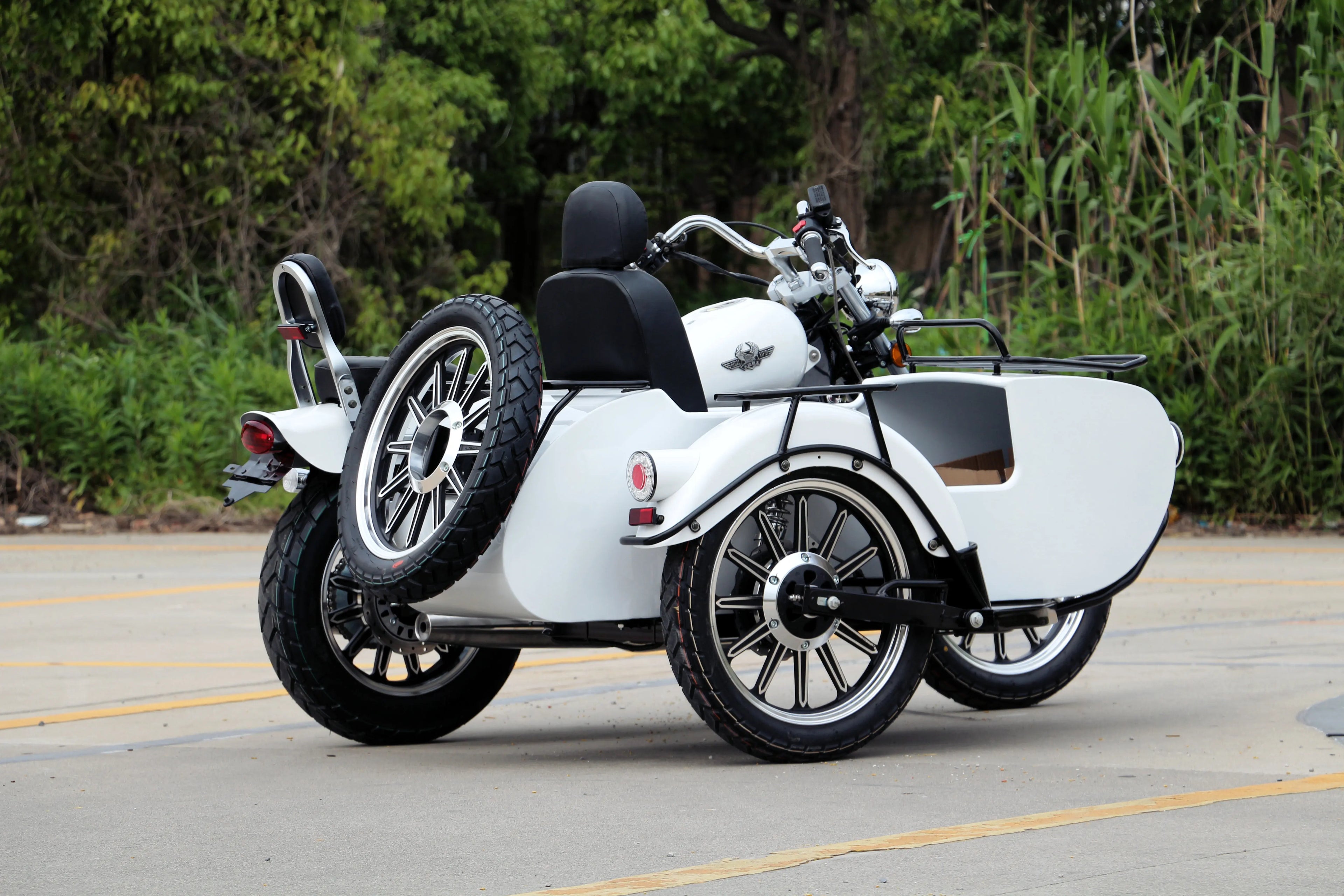 Three Seats Fuel Motorcycle New Arrival Motorcycle with Sidecar 400cc High Speed Double Rear Absorber