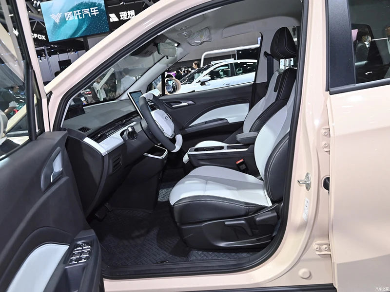 New Energy Vehicles 5-door 5-seater Max Speed 101 Km/h Small SUV 100% Pure Electric Off The Hook Car EV