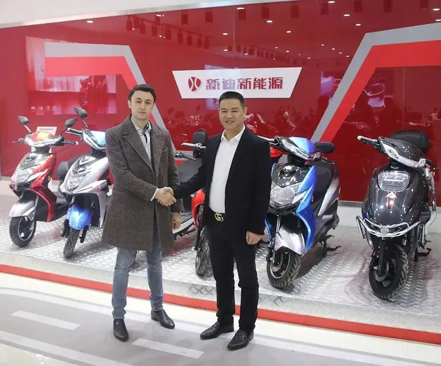 Wuxi Retro Electric Motorbike Adults 2000W 5000W Power Range 8000W Max 72V Lithium Battery EEC Certificate Off-Road Motorcycles