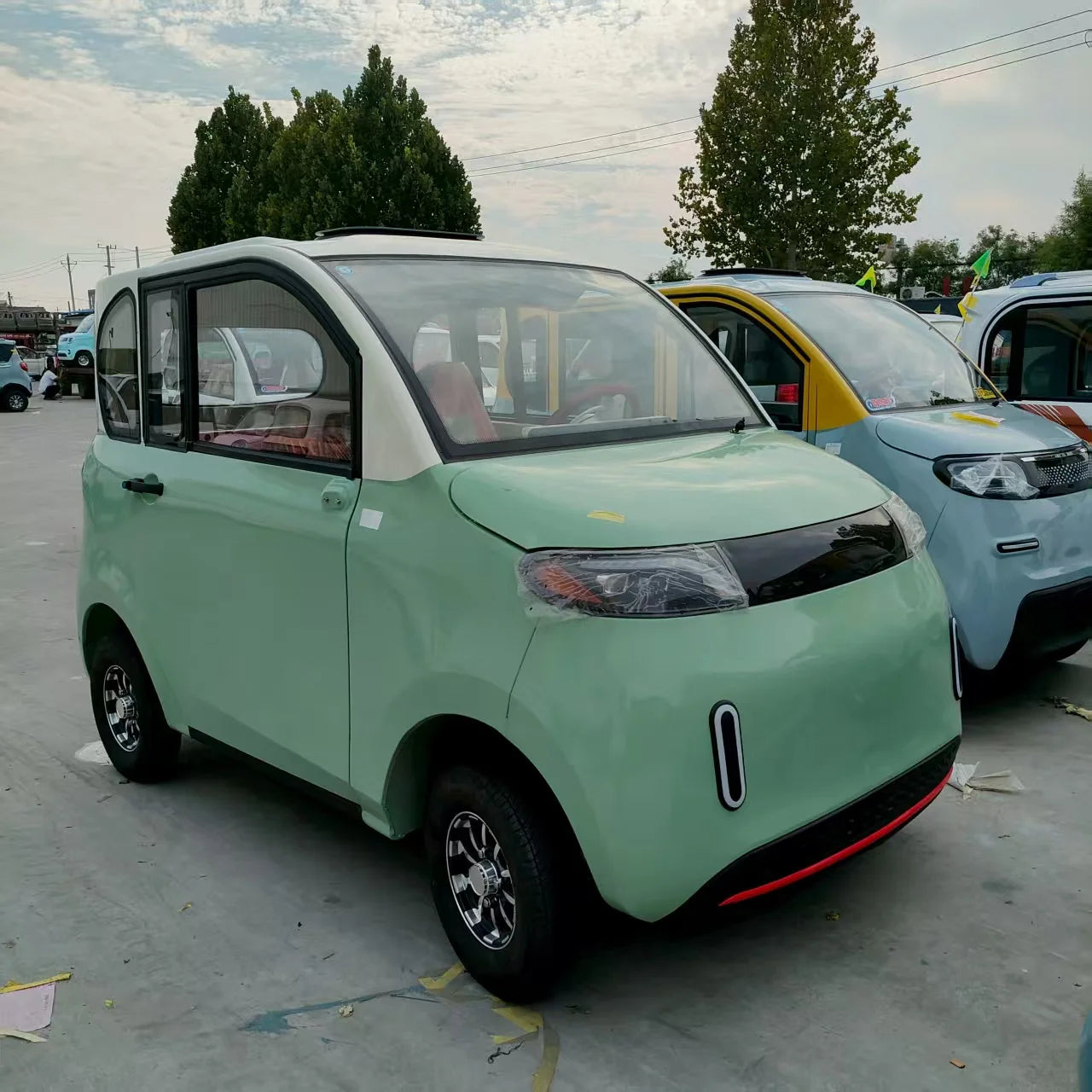 LUKY,,Cheap CE Quality 1000W Without Driving License Electric Small Car 72v Mini 4 Wheels Electric Vehicle Color Customized for