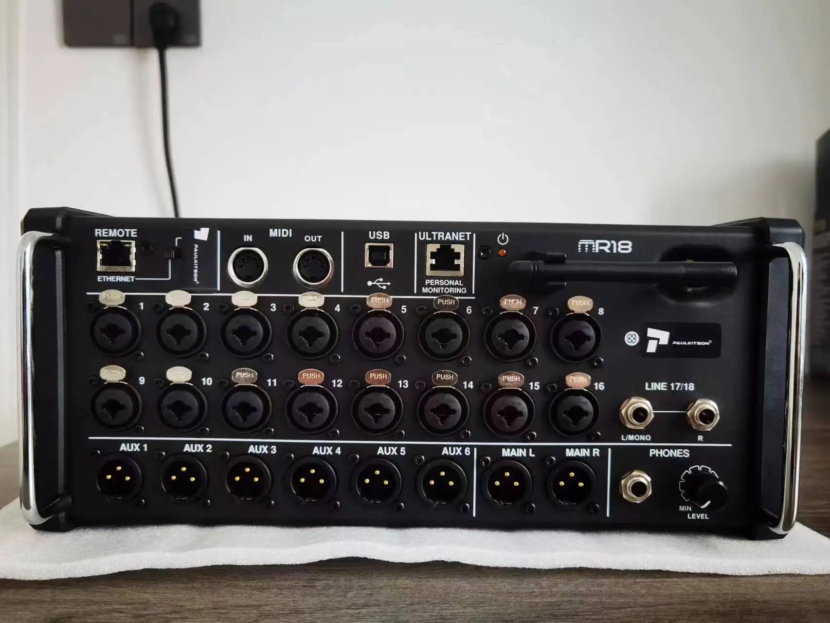 ARI 1:1 MR18 Professional Digital Mixing Studio Recording Console Dj Studio  Digital Mixer Audio Multi-track Sound Table