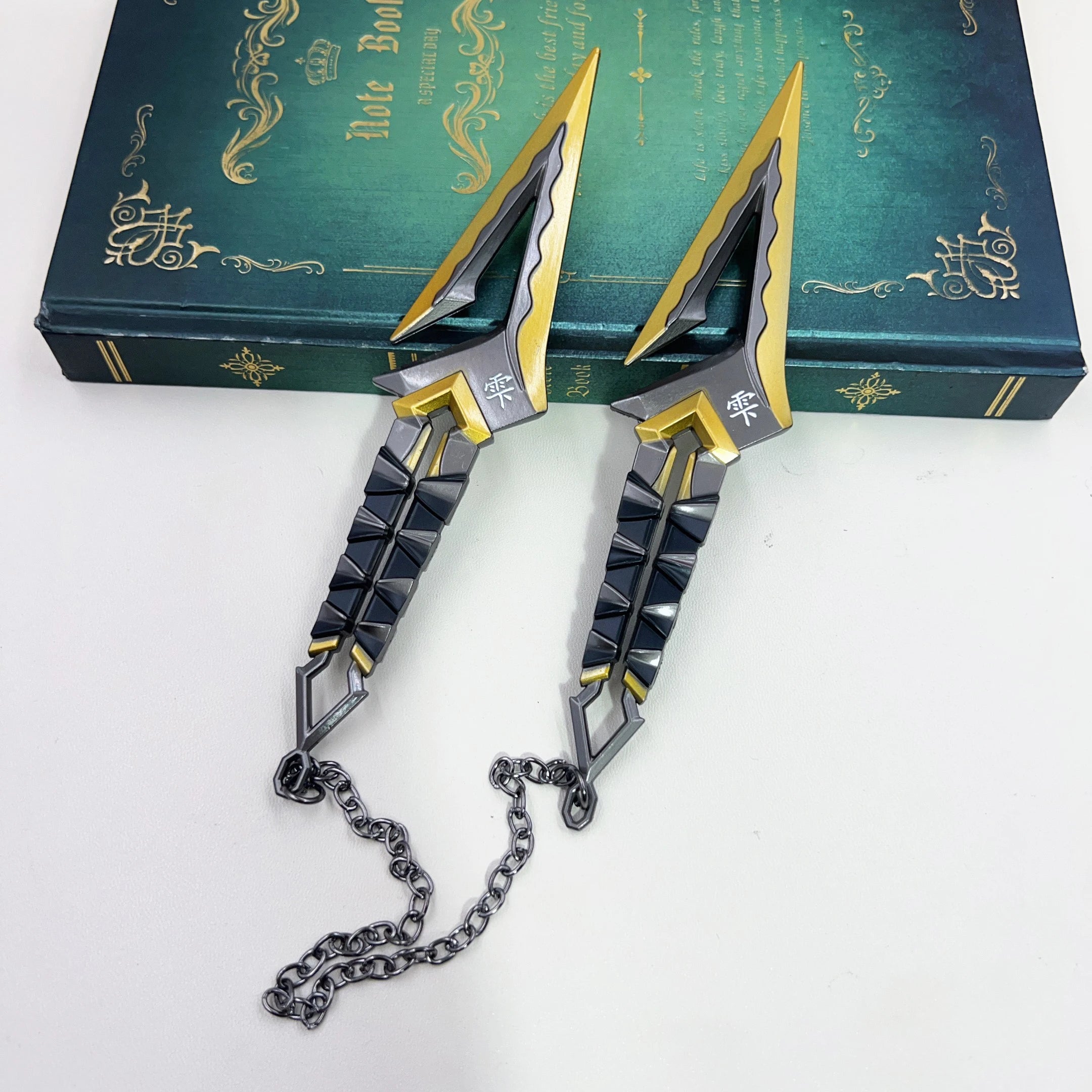 16cm Kuronami no Yaiba Gold Purple Red Double Kunai Keychain VALORANT Game Peripheral All Metal Ninja Kunai Model Ornament Craft