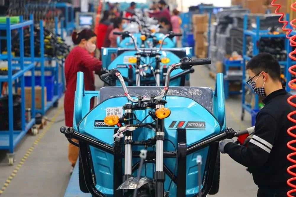 2025 Best Selling 60v Electric Motorcycle Scooter Long-Range Electric Bike for City Commuting and Leisure Riding