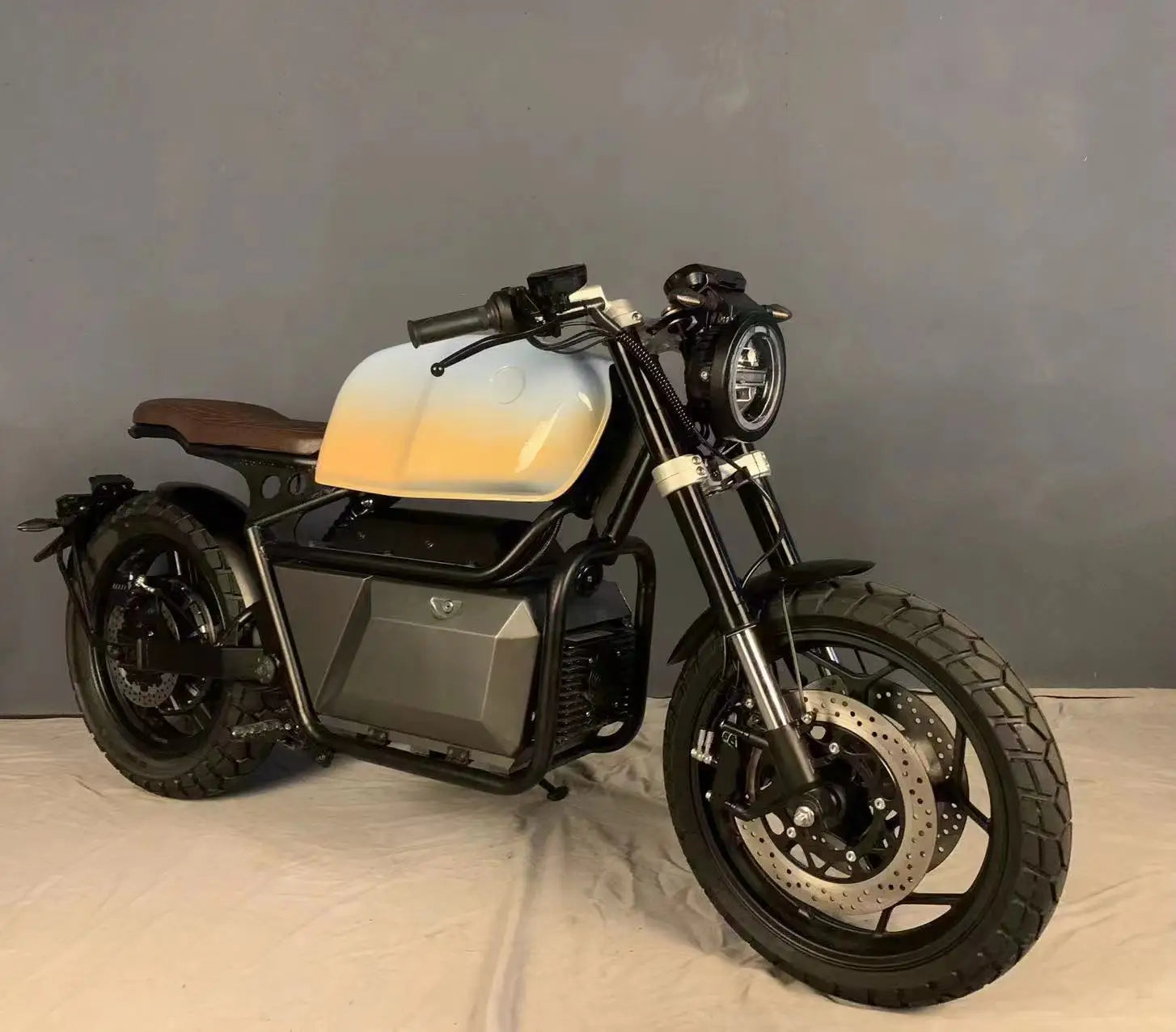 ER200 DDP Wuxi Advanced Technology 4000w 72v 60ah Retro Style Electric Motorcycle