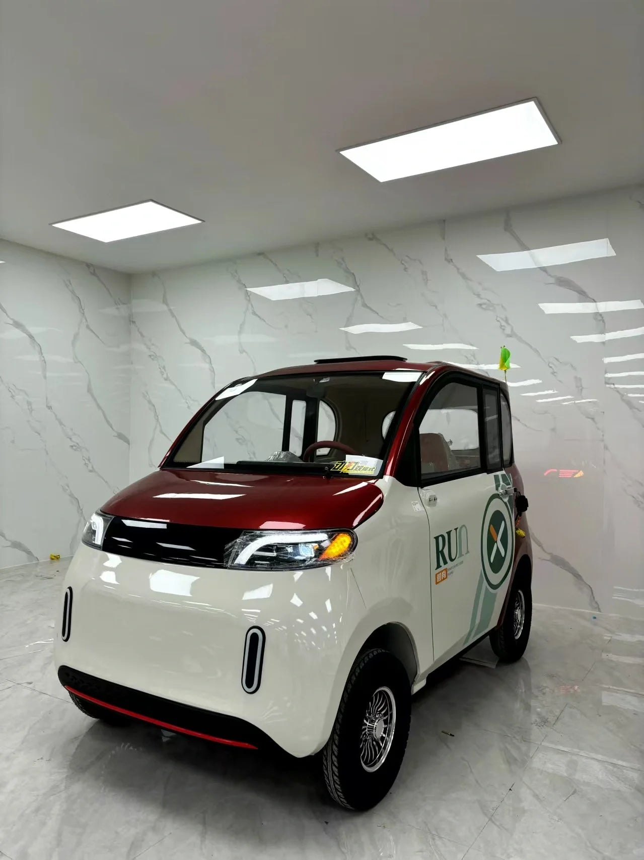 LUKY,,Cheap CE Quality 1000W Without Driving License Electric Small Car 72v Mini 4 Wheels Electric Vehicle Color Customized for