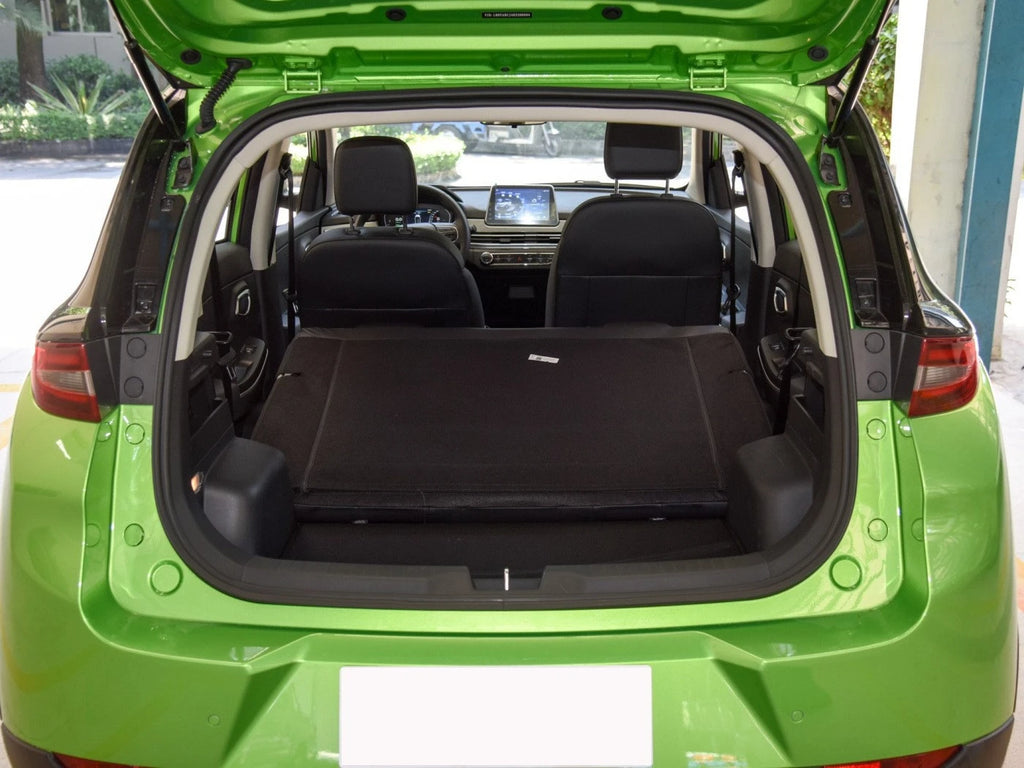 Electric vehicle high-speed car battery life 255 kilometers five-seat four-wheel drive family electric SUV