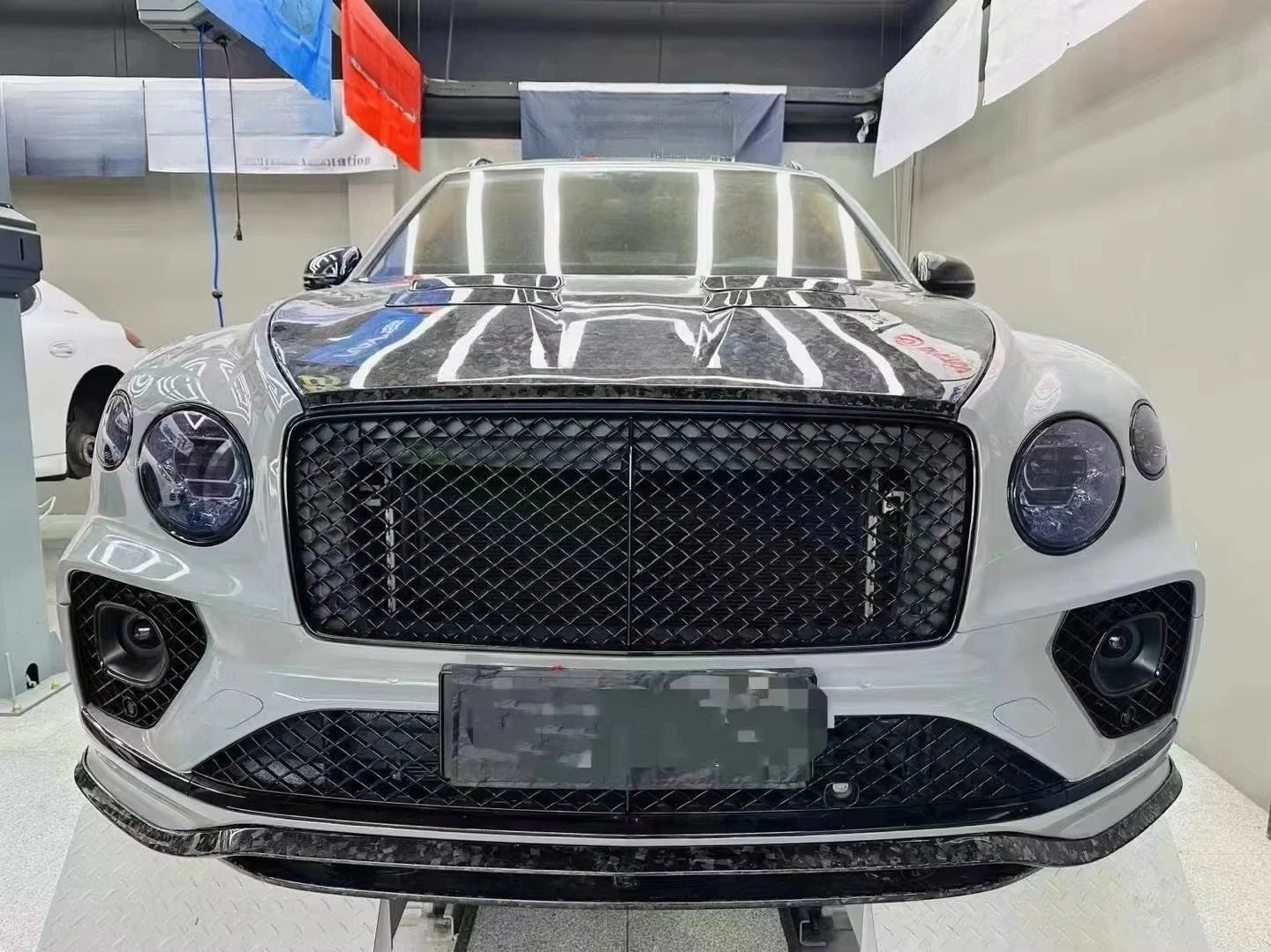 High Quality for Bentayga Body Kit SPE Style Carbon Fiber Front Bumper Rear Diffuser Side Skirts Perfect Fit New Conditi