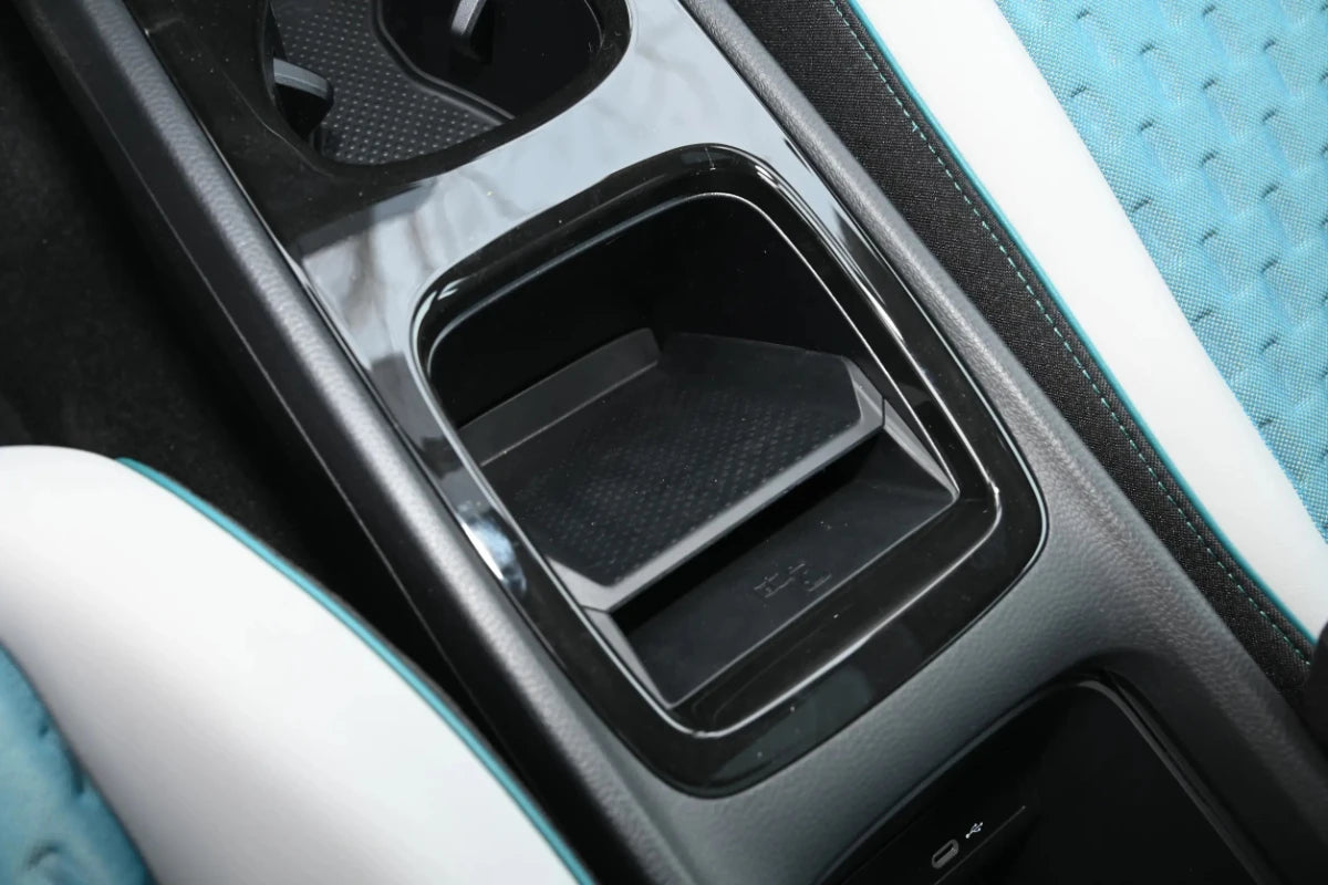 ID3 Left Hand Drive New Energy Vehicles Electric Cars Adults Long Endurance 5 Sets New Energy Left-hand Drive Vehicle