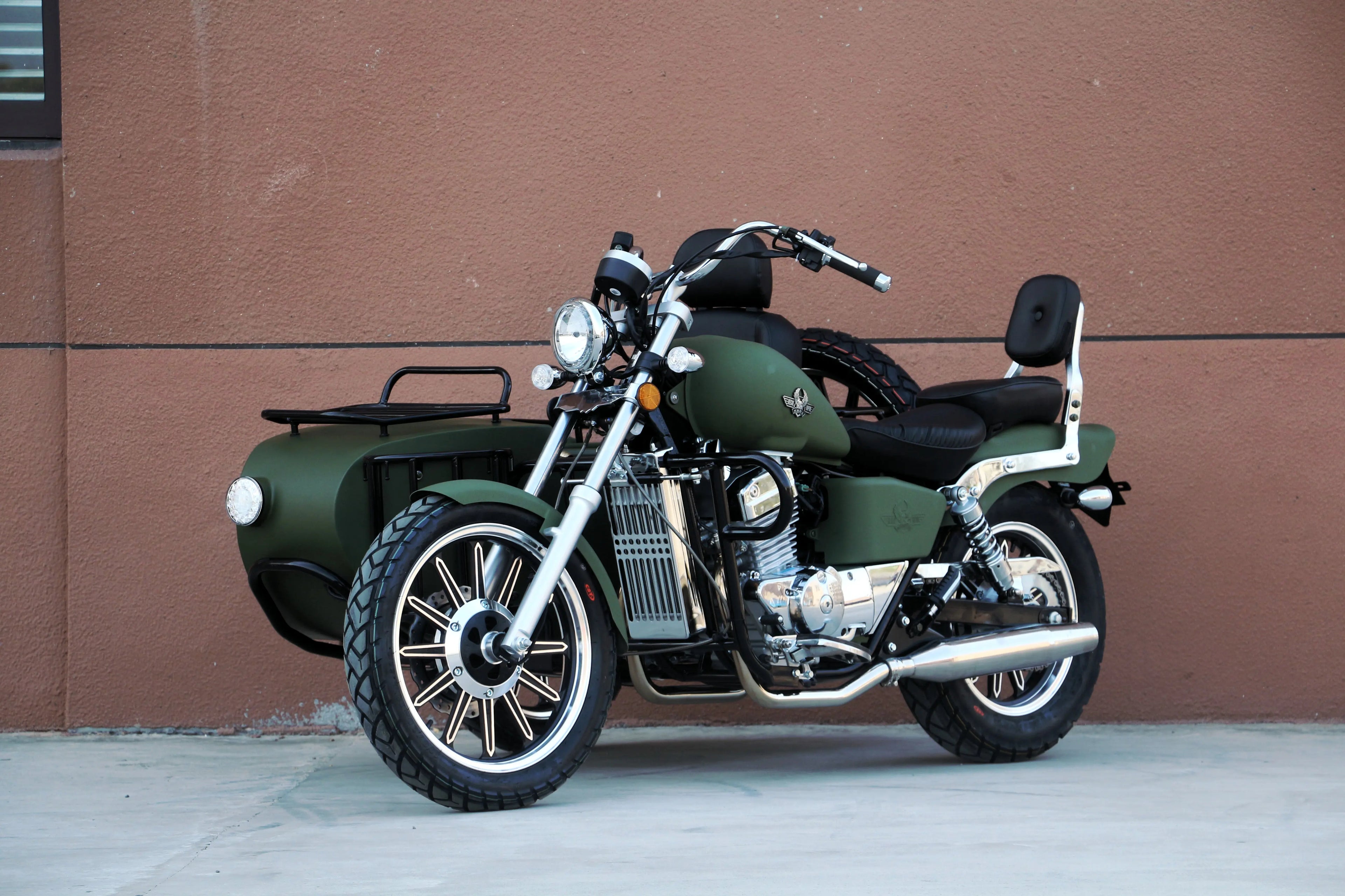 Three Seats Fuel Motorcycle New Arrival Motorcycle with Sidecar 400cc High Speed Double Rear Absorber