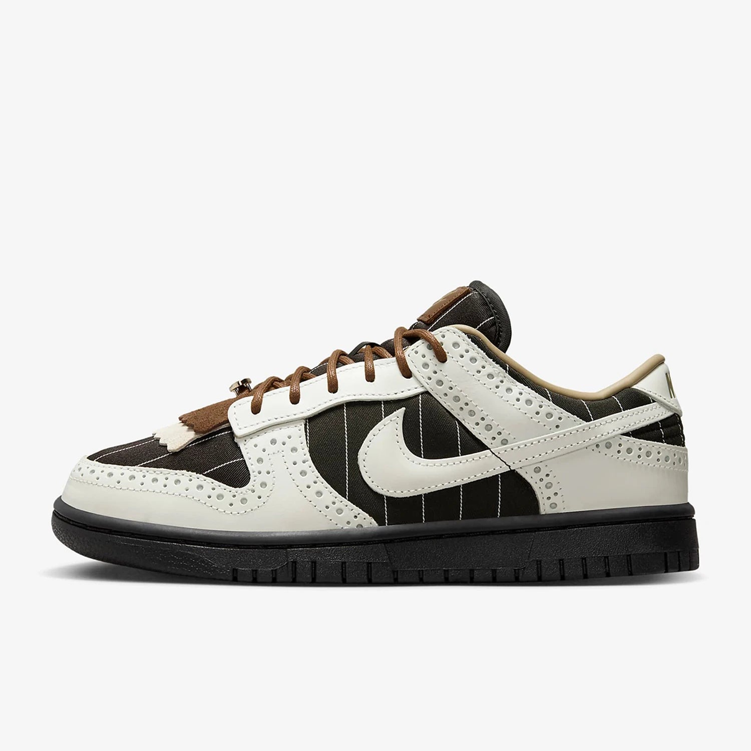 Nike Authentic Dunk Low LX Women's Classic Cushioned Skate Shoes FV3642-010