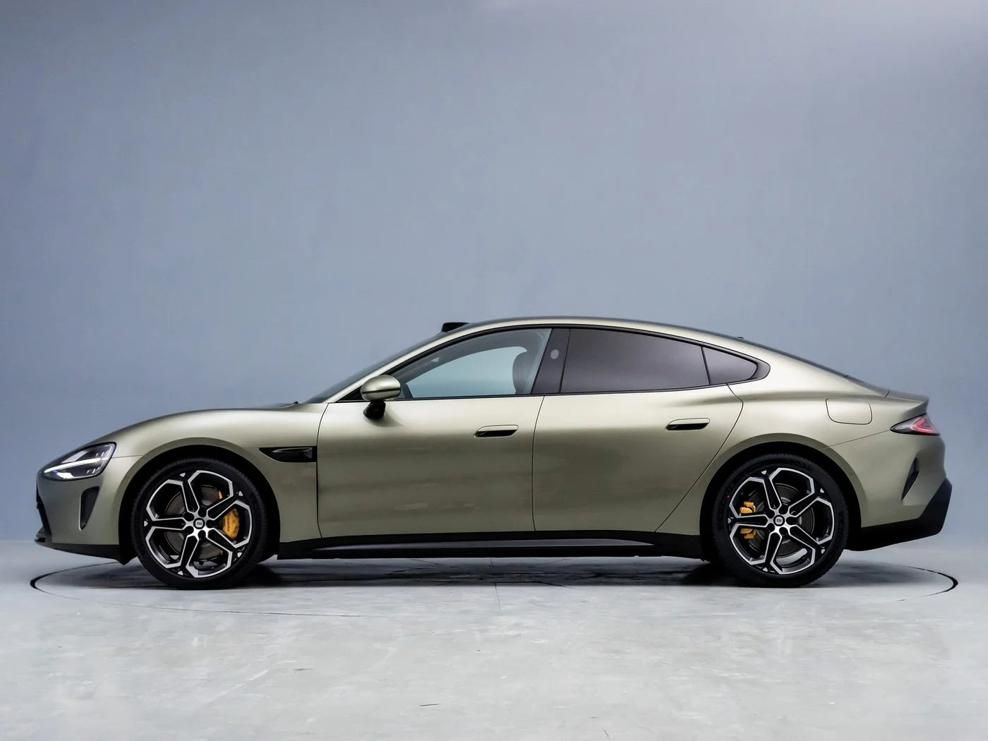 2024 New Energy Electric Vehicle China Auto 5 Seat High Speed