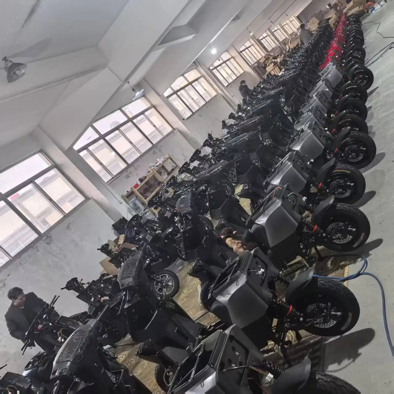 Urban Adult 60V-70V Mid Drive Motorcycle 60km/h Max Speed 500W-1500W Range Two-Wheeled Scooter/Ebike City Bike 1000W-5000W