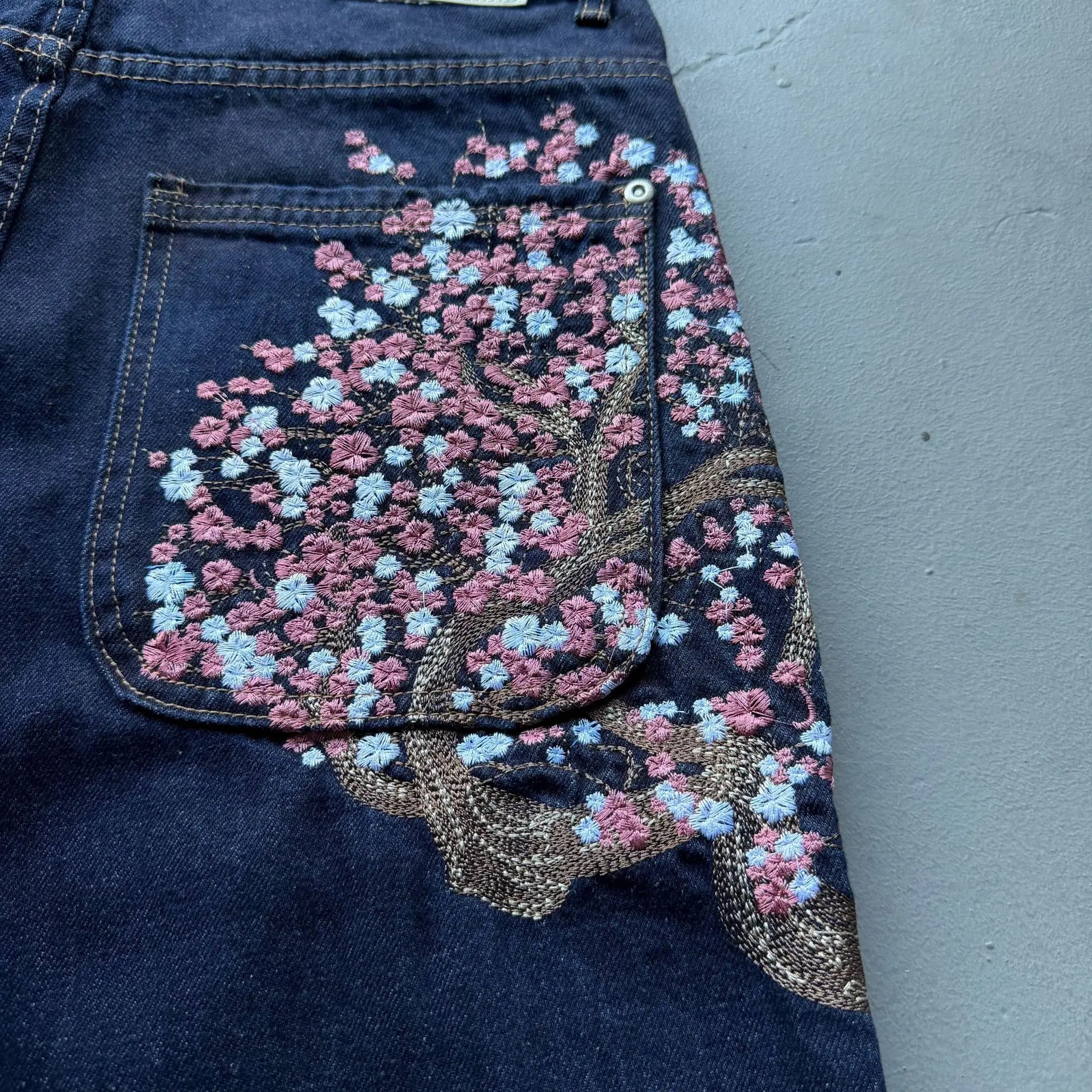 Derschutze 2026 New High-Quality Street Heavy-Duty Embroidered Sakura Raw Denim Straight-Leg Jeans Men's Streetwear Pants