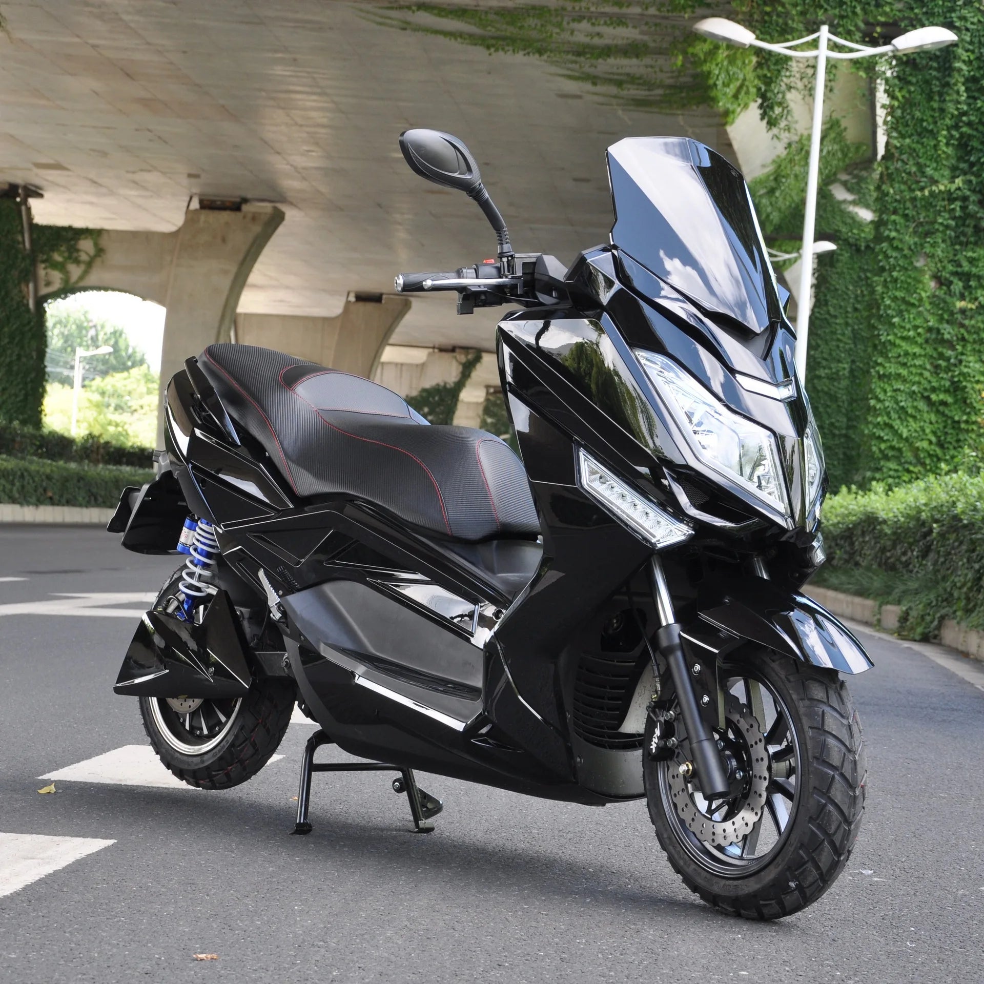 Zuimi High-end High Speed 72V 100Ah Electric Bike Pedal Scooters 8000w Electric Scooters Powerful Adult