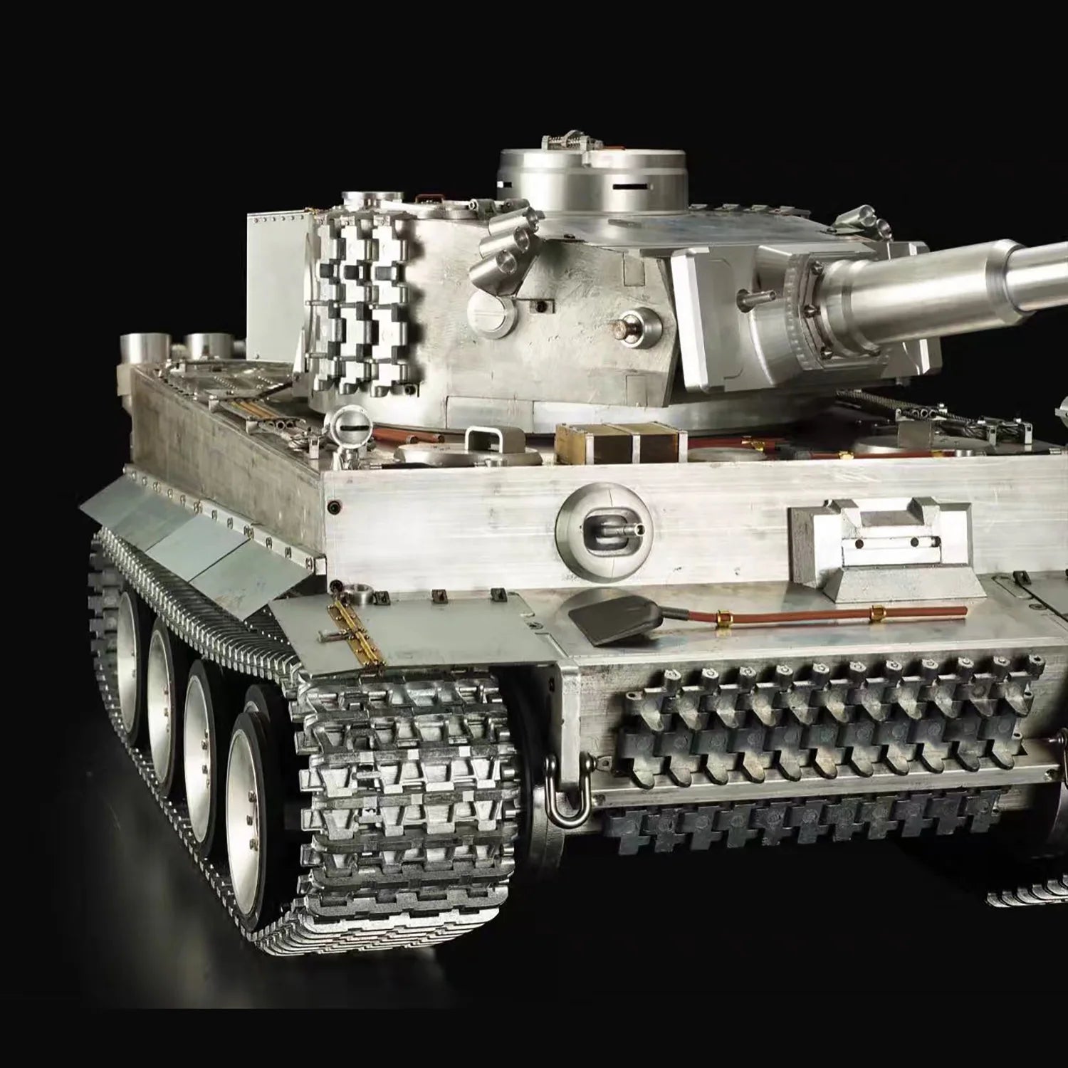 Heng Long 1/6 Full Metal Giant German Tiger I RTR RC Tank 3818 Barrel Recoil BB Shooting Battery Armored Vehicel Toys Panzer