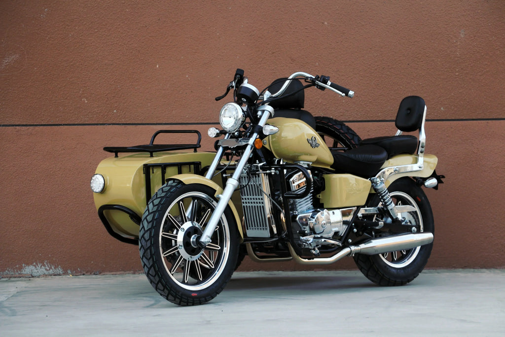 Three Seats Fuel Motorcycle New Arrival Motorcycle with Sidecar 400cc High Speed Double Rear Absorber