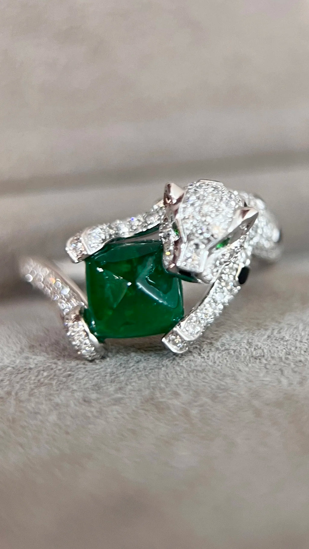 2026 G18K White Gold 1.88ct Natural Green Emerald Ring for Men