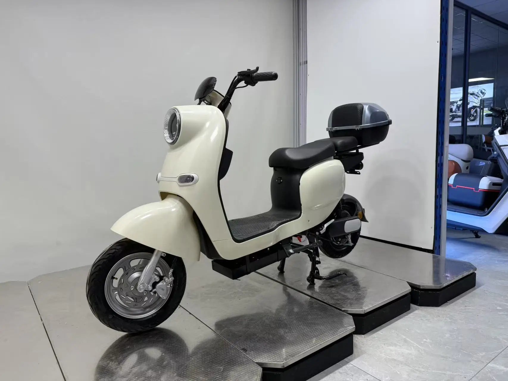 Urban Adult 60V-70V Mid Drive Motorcycle 60km/h Max Speed 500W-1500W Range Two-Wheeled Scooter/Ebike City Bike 1000W-5000W