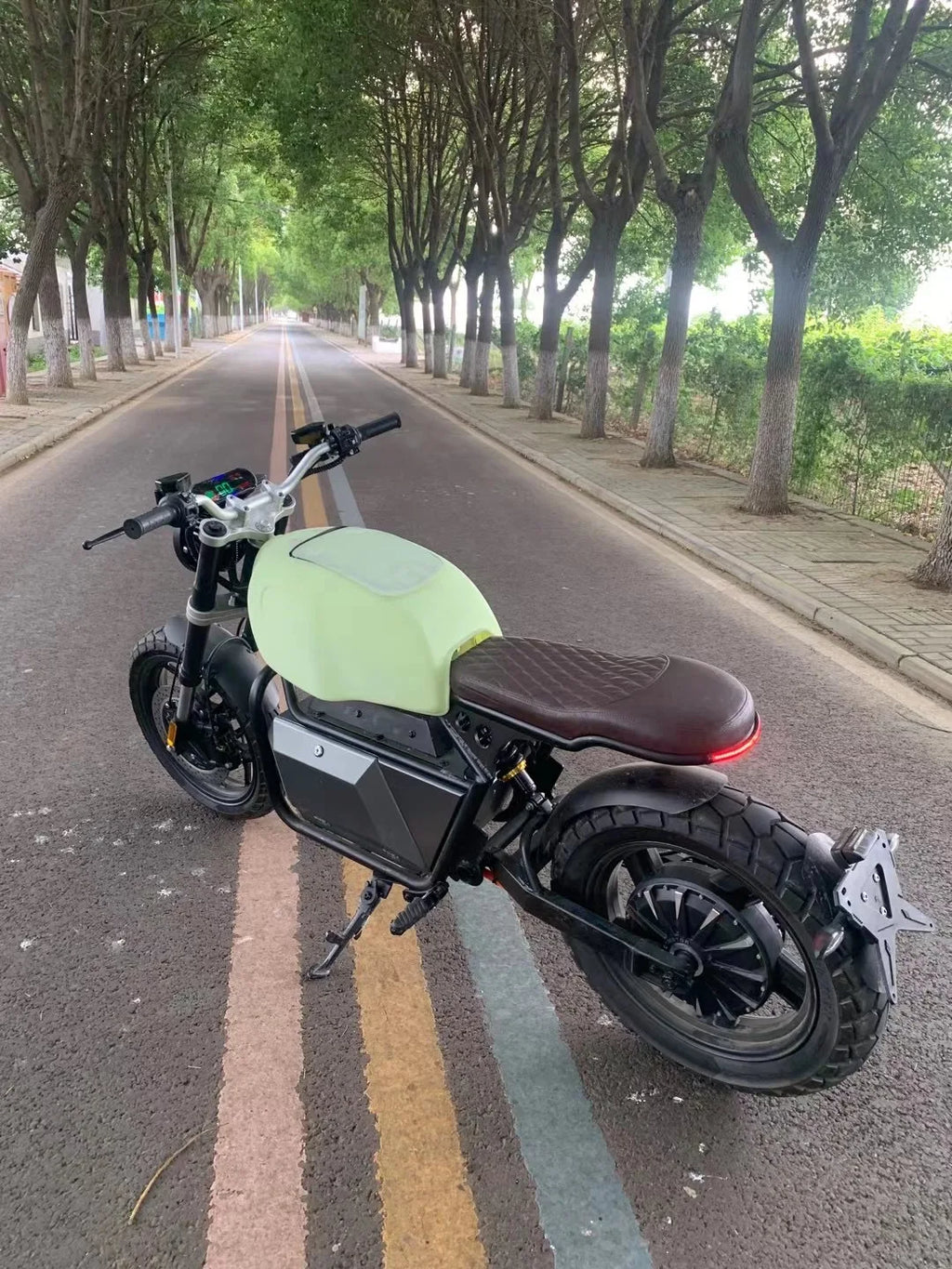 Wuxi Retro Electric Motorbike Adults 2000W 5000W Power Range 8000W Max 72V Lithium Battery EEC Certificate Off-Road Motorcycles
